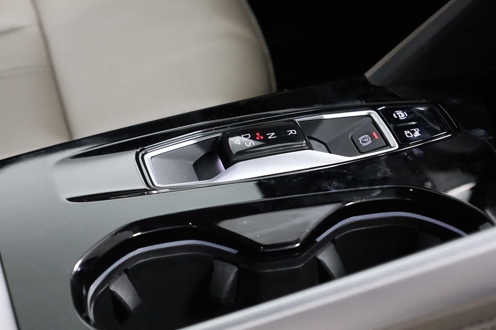 Thumbnail: 2025 Audi Q5 - 20