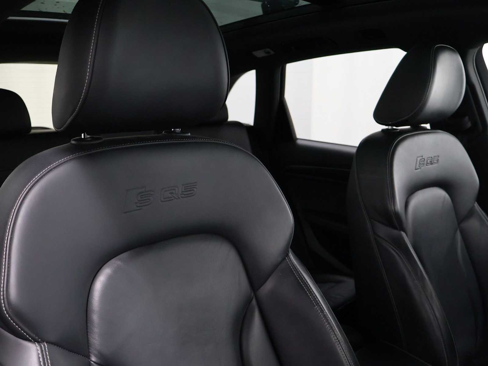 Thumbnail: 2016 Audi SQ5 - 21