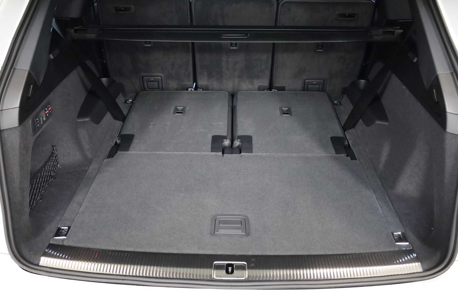 Thumbnail: 2026 Audi Q7 - 39