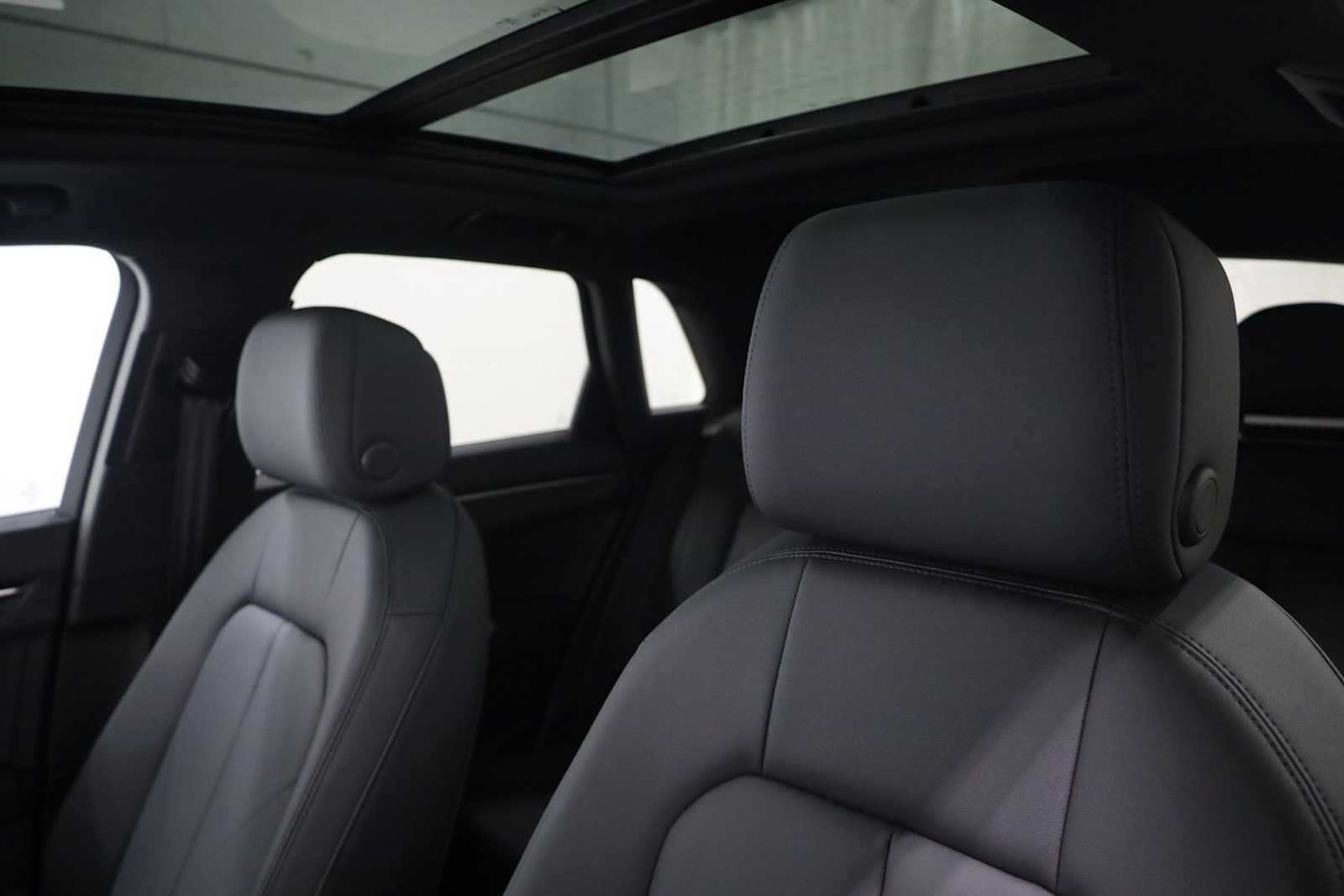 Thumbnail: 2025 Audi Q3 - 17