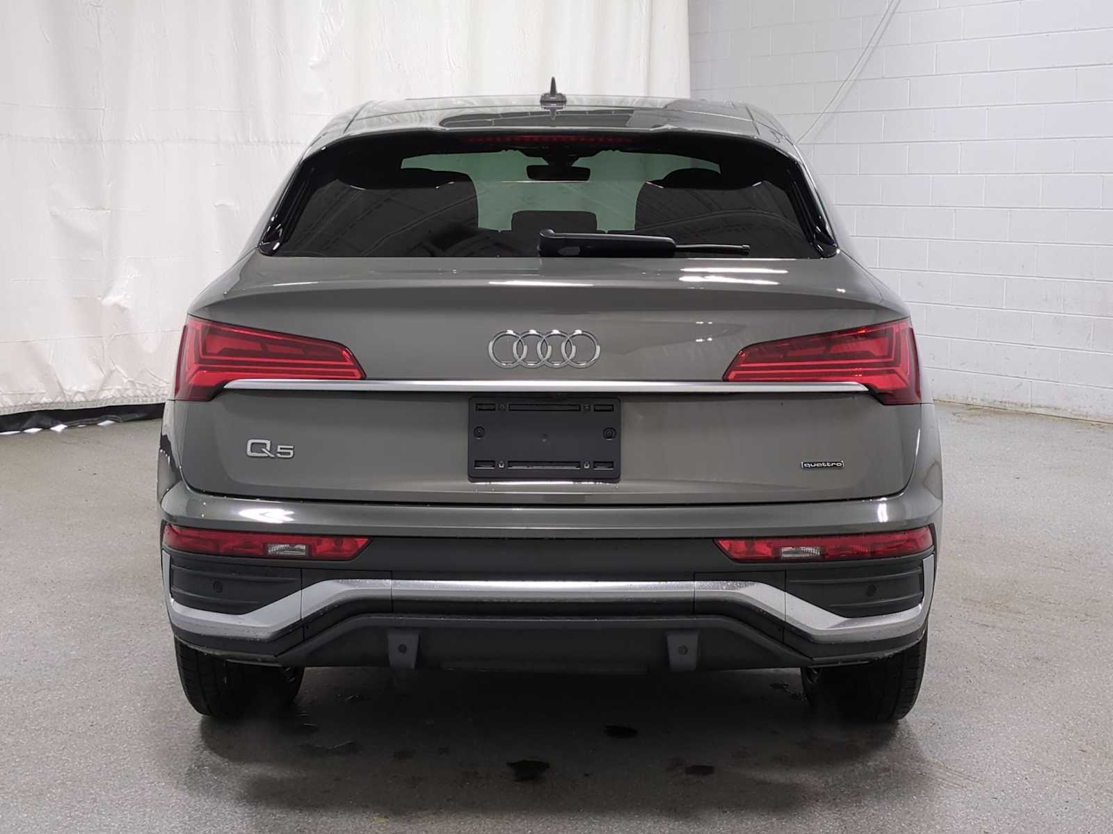 Thumbnail: 2023 Audi Q5 - 7