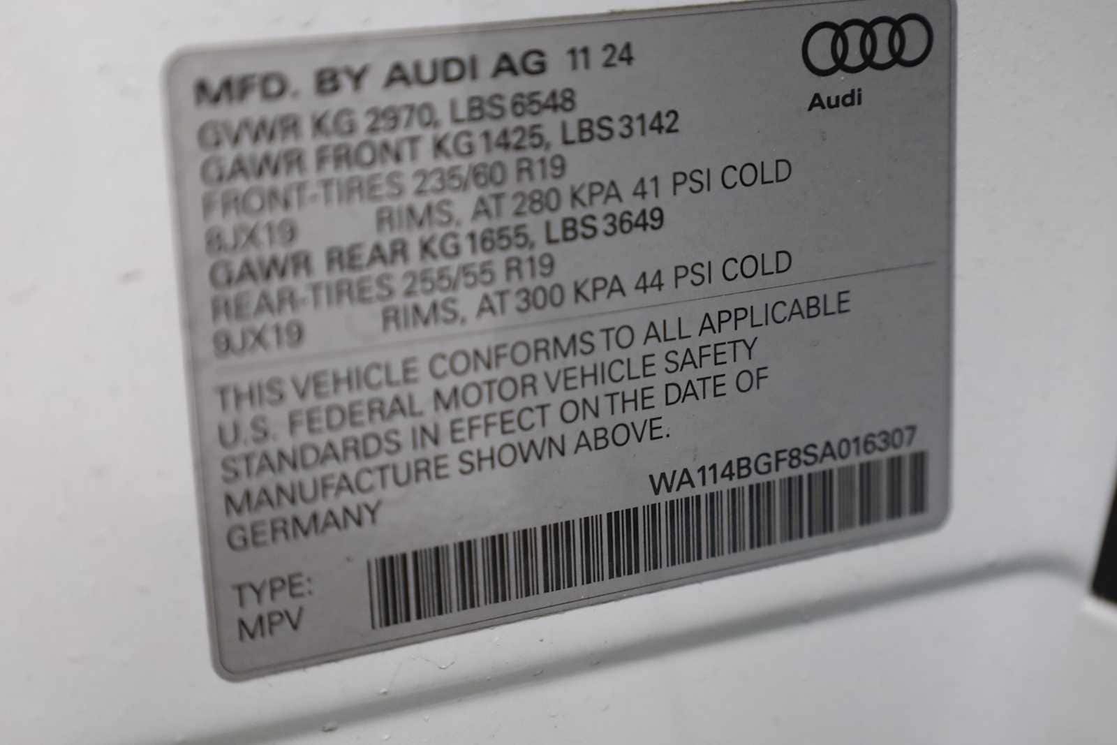 Thumbnail: 2025 Audi Q6 e-tron - 41