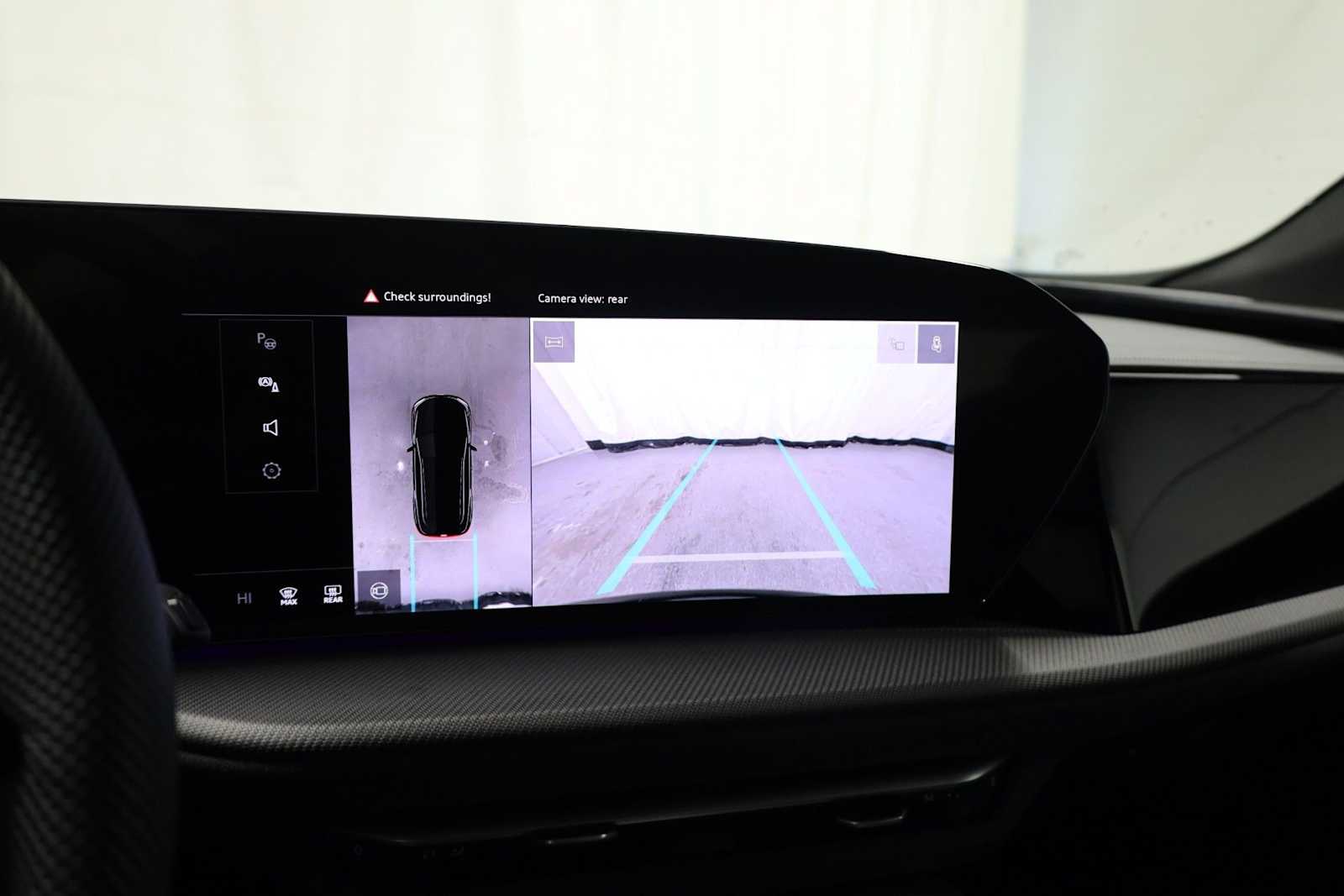 Thumbnail: 2025 Audi SQ5 - 31