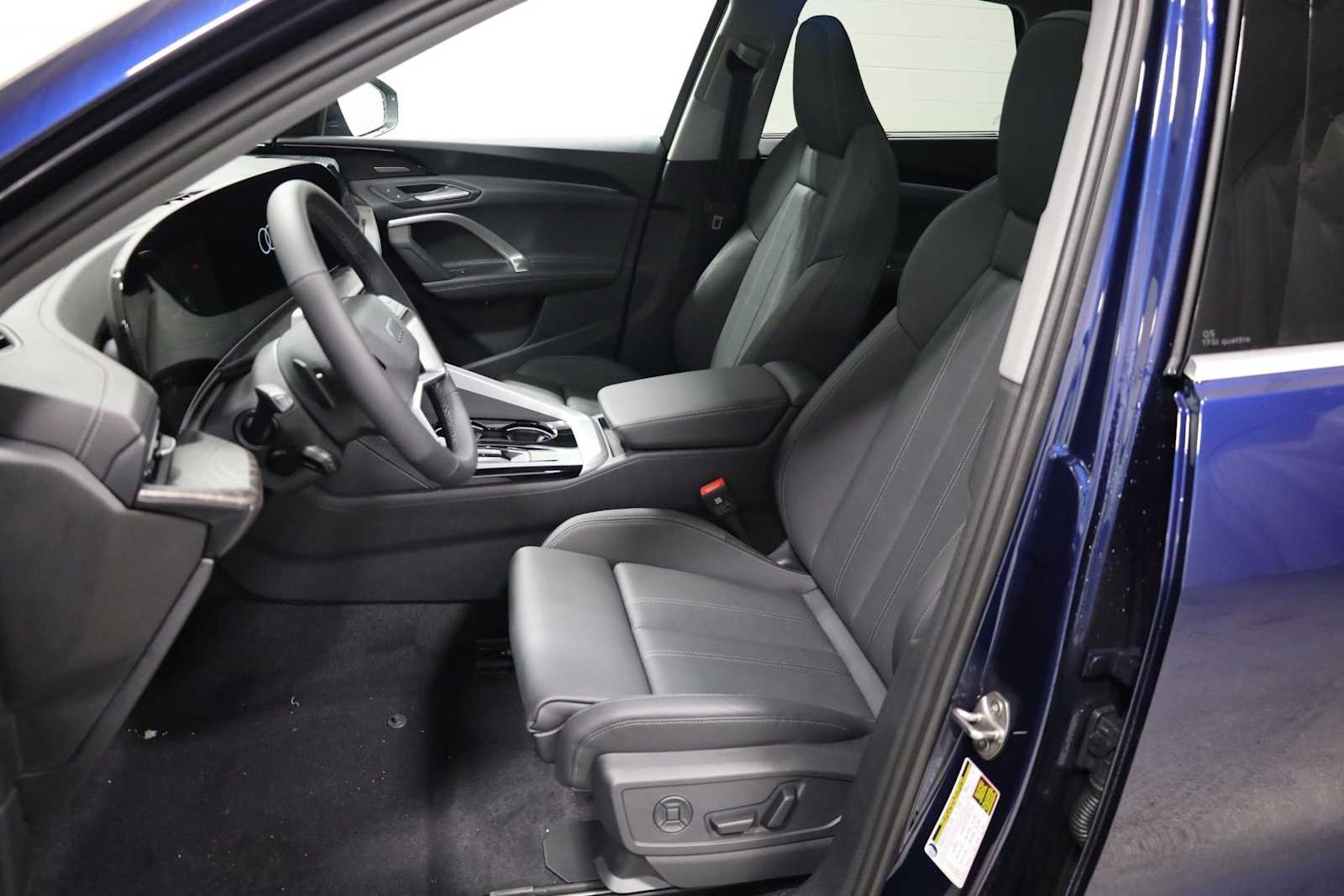 Thumbnail: 2025 Audi Q5 - 5