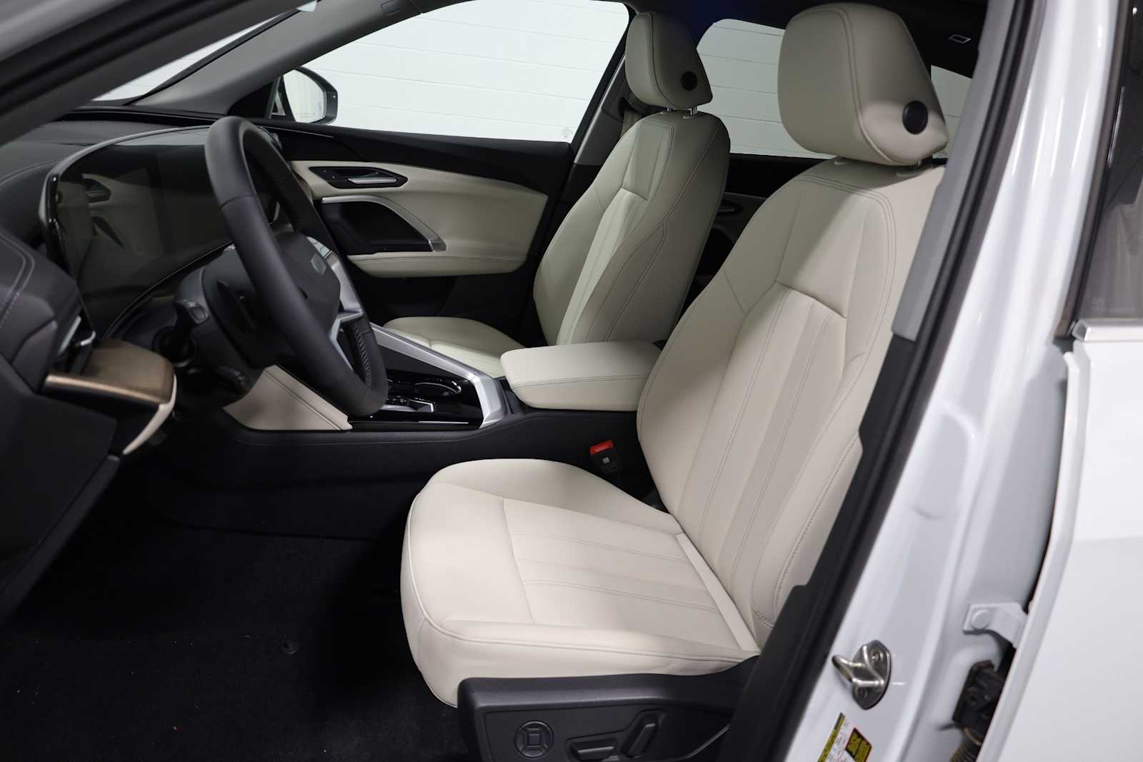 Thumbnail: 2025 Audi Q5 - 5