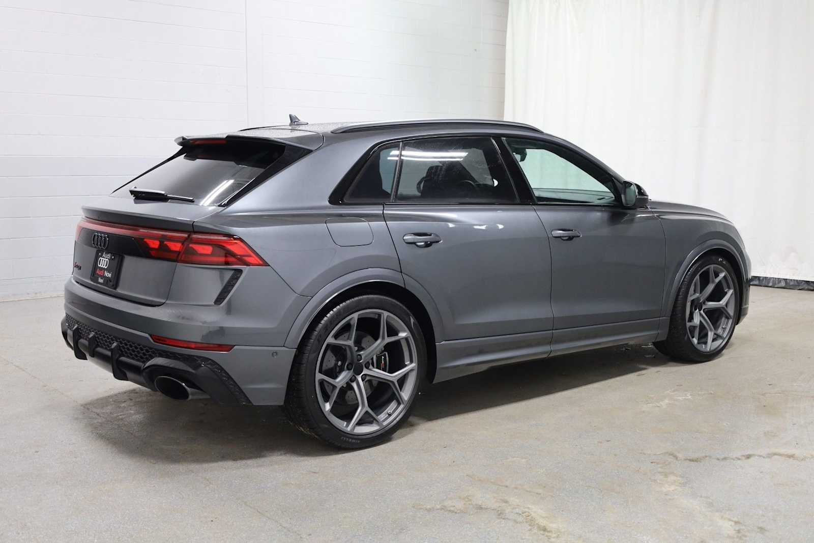 Thumbnail: 2026 Audi RS Q8 - 9