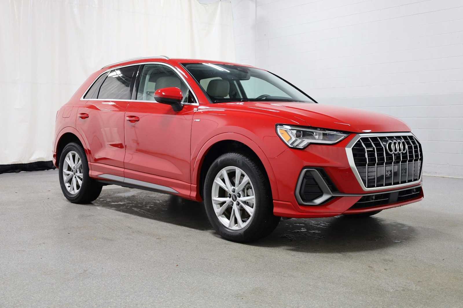 Thumbnail: 2025 Audi Q3 - 13