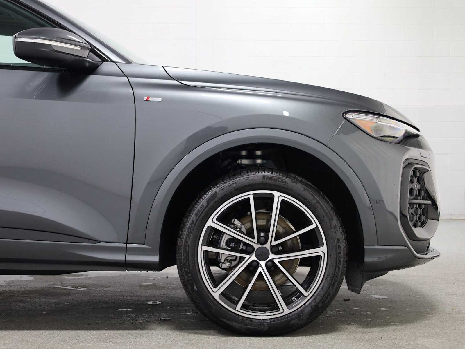 Thumbnail: 2026 Audi Q5 - 10