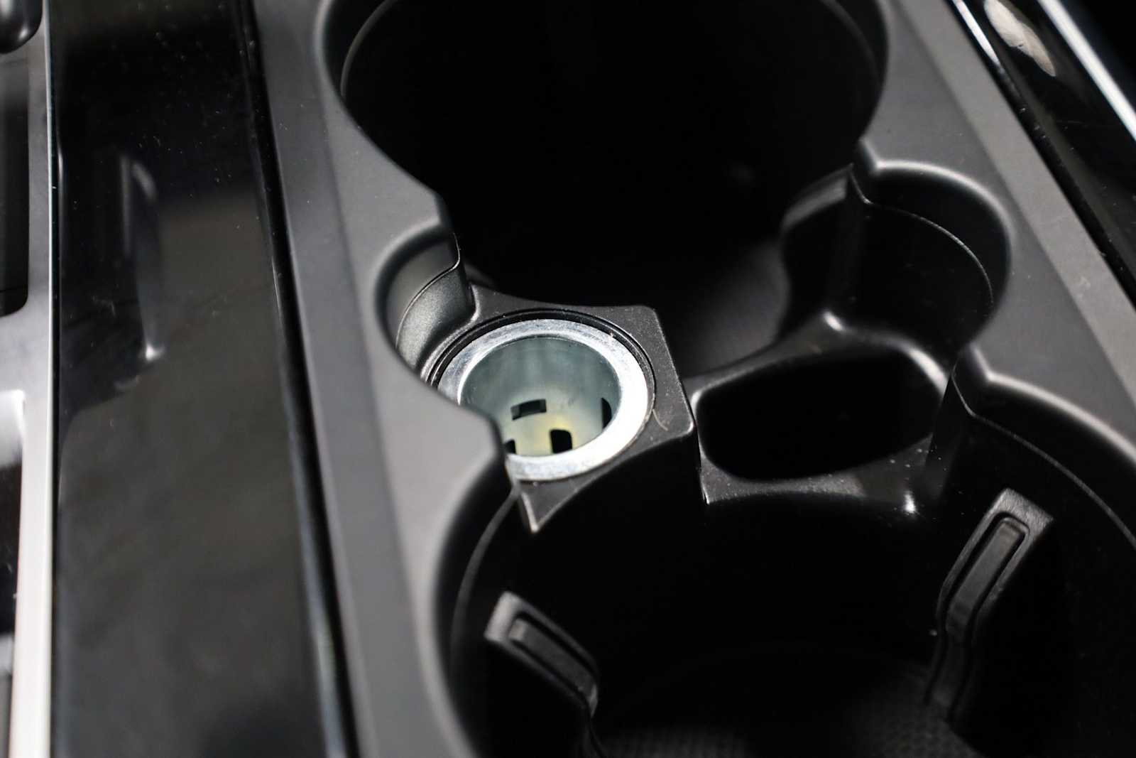 Thumbnail: 2023 Audi Q8 - 32