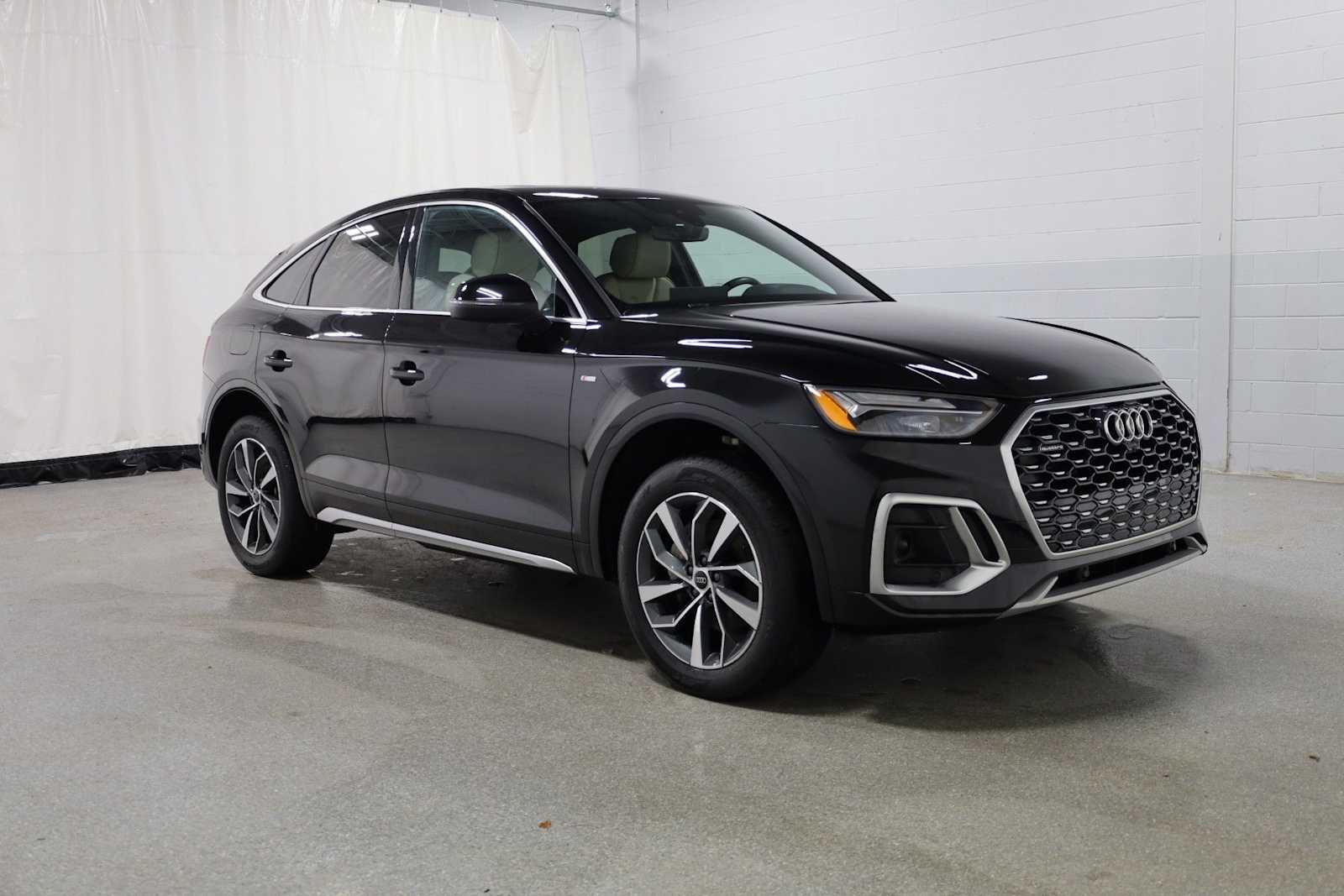 Thumbnail: 2023 Audi Q5 - 13