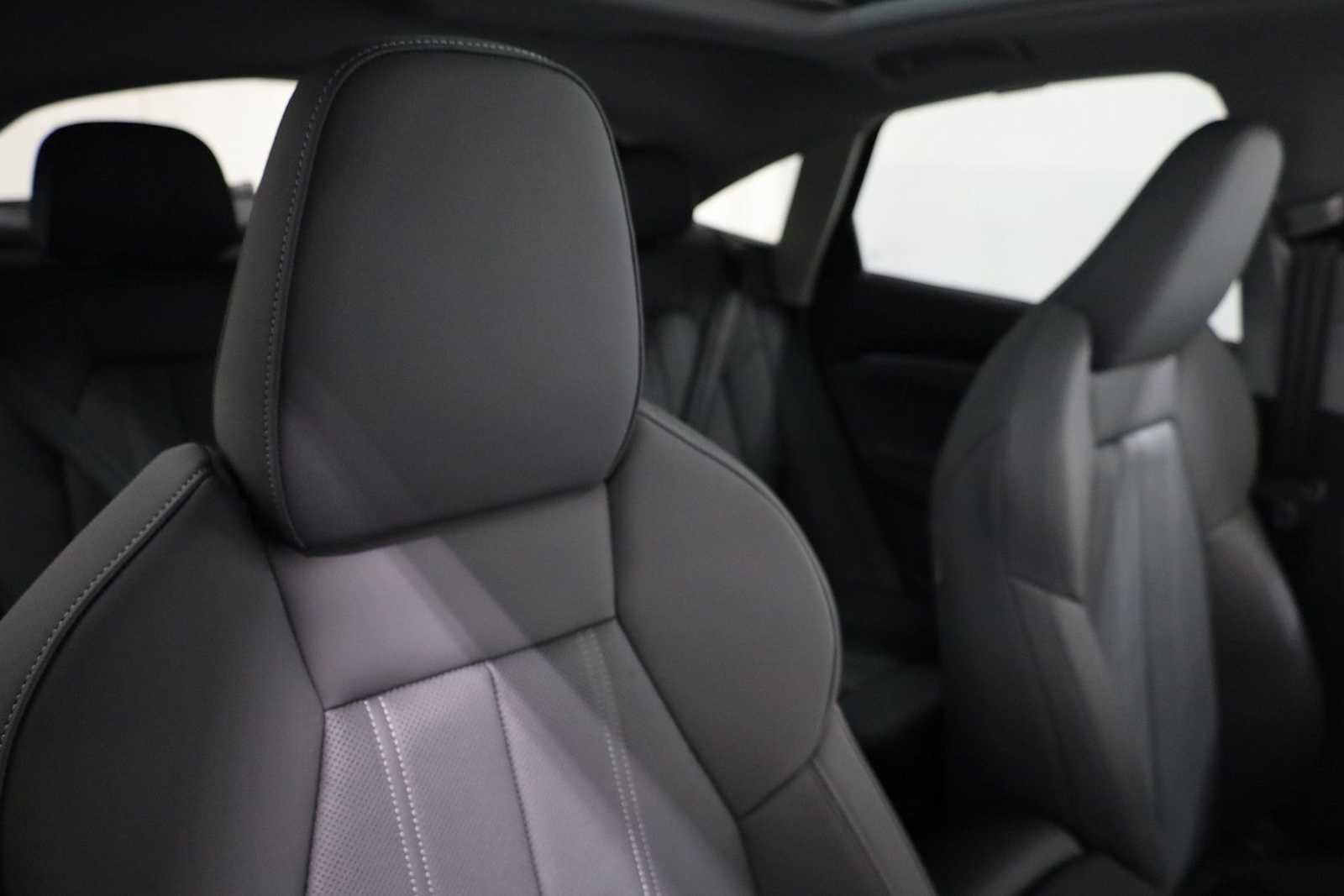 Thumbnail: 2025 Audi Q5 - 21