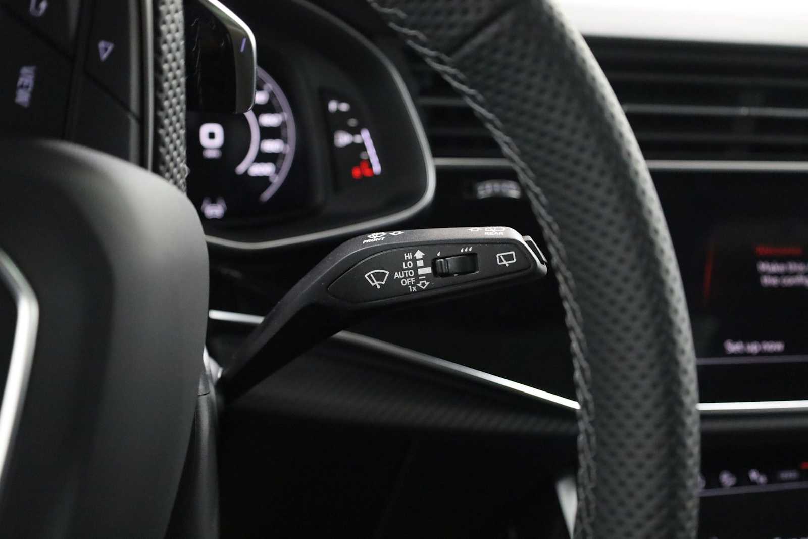 Thumbnail: 2026 Audi RS Q8 - 27