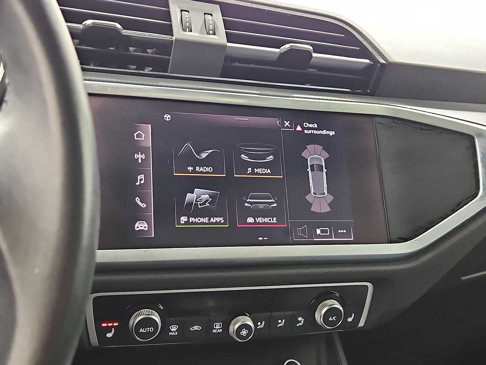 Thumbnail: 2022 Audi Q3 - 30