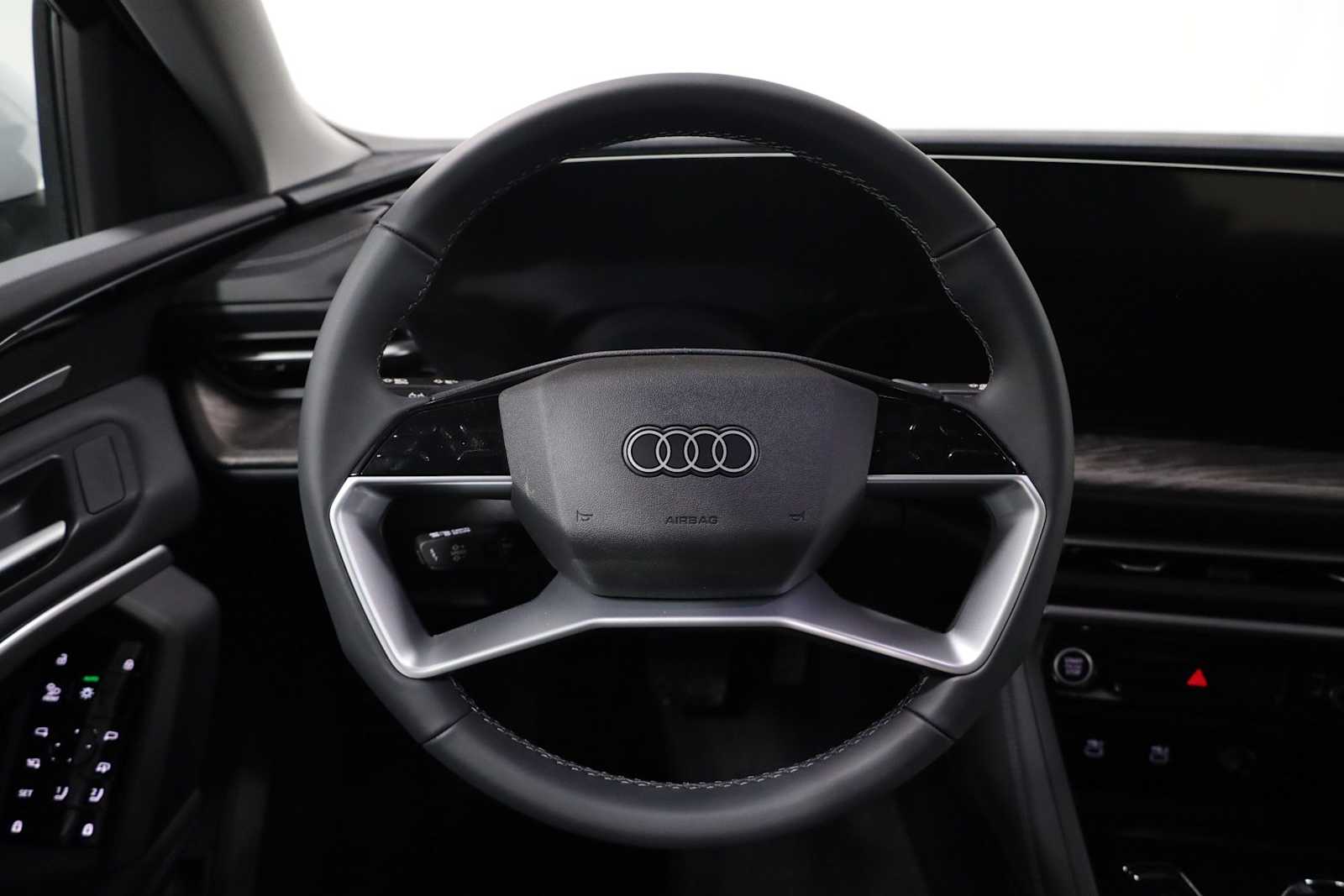 Thumbnail: 2025 Audi Q5 - 22