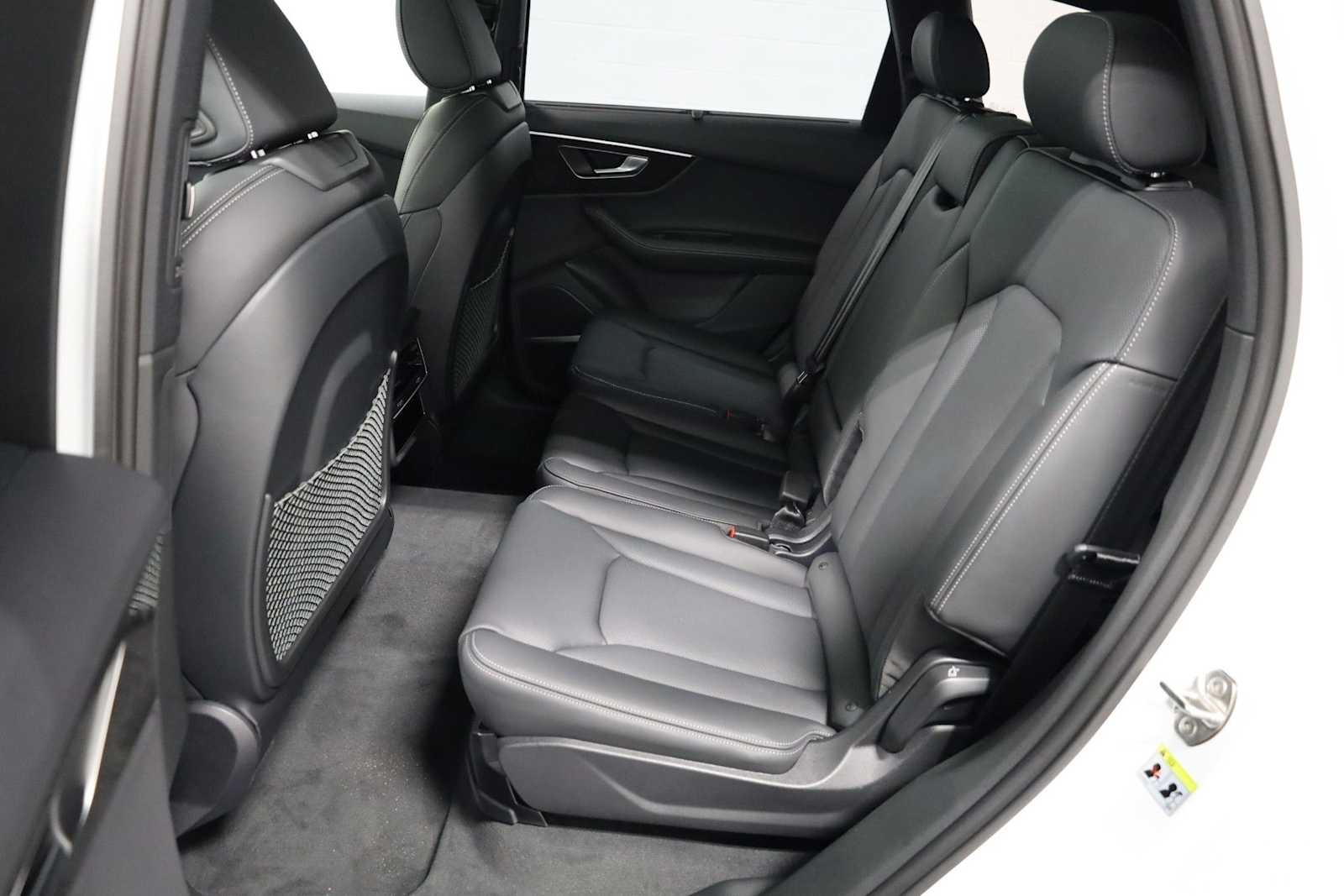 Thumbnail: 2026 Audi Q7 - 34