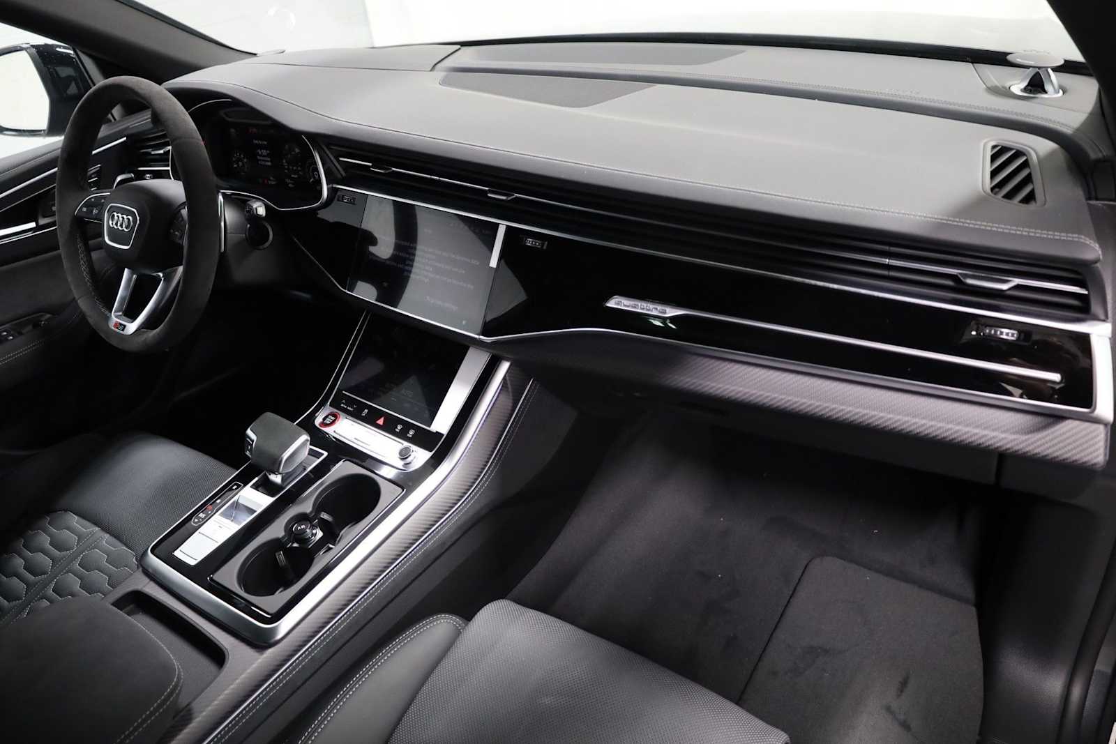 Thumbnail: 2026 Audi RS Q8 - 6