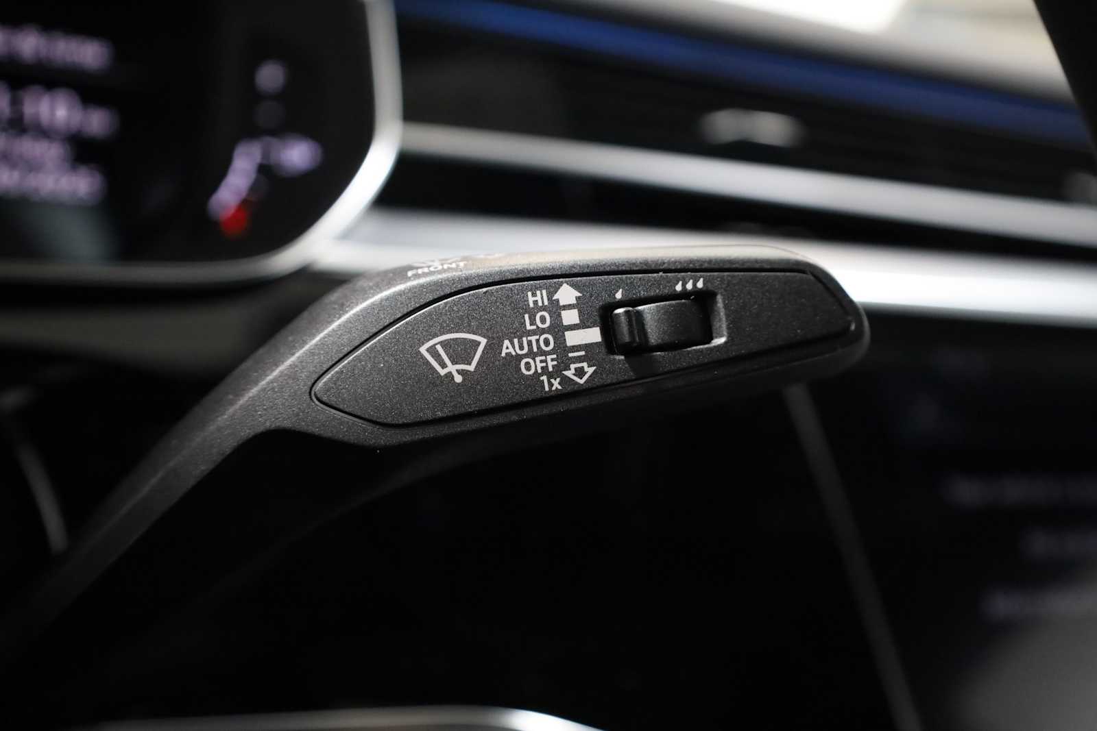 Thumbnail: 2025 Audi S8 - 29