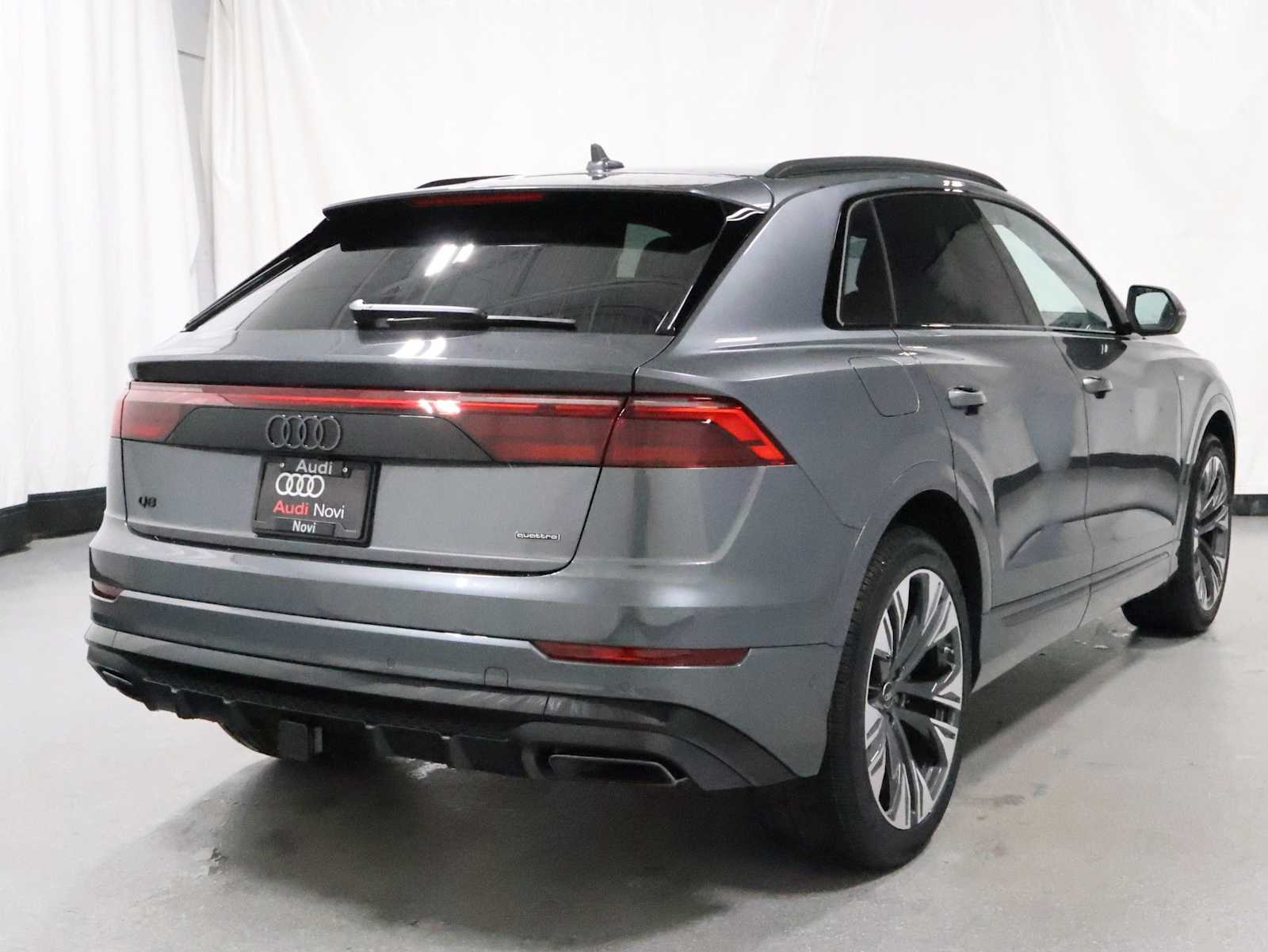 Thumbnail: 2026 Audi Q8 - 9