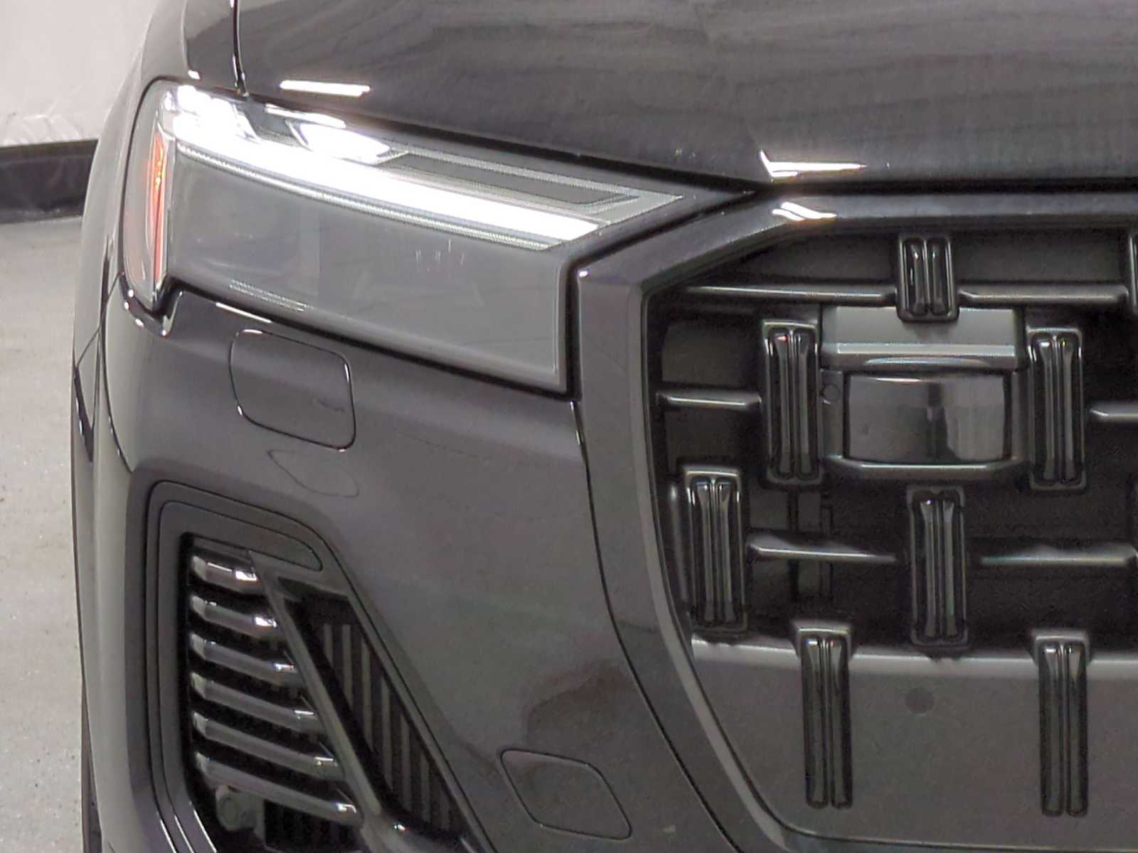 Thumbnail: 2026 Audi Q7 - 15