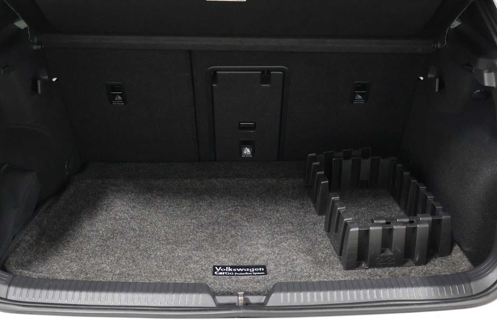 Thumbnail: 2023 Volkswagen Golf - 38