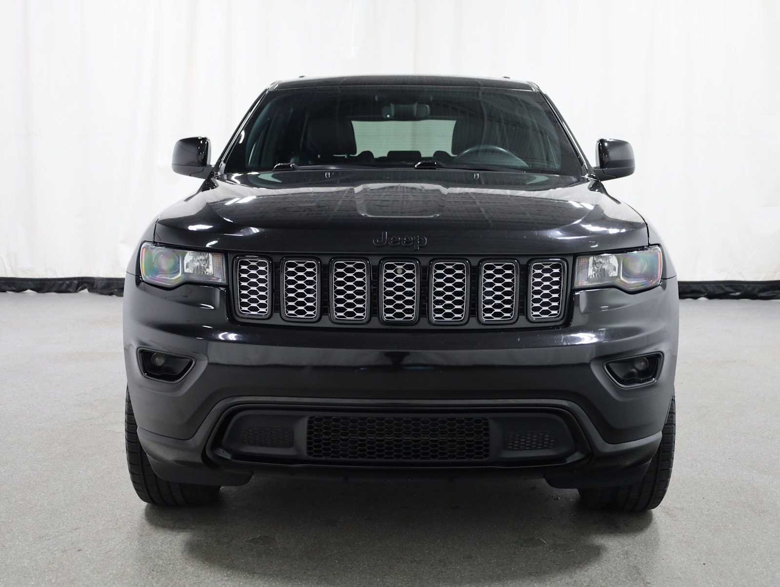 Thumbnail: 2019 Jeep Grand Cherokee - 14