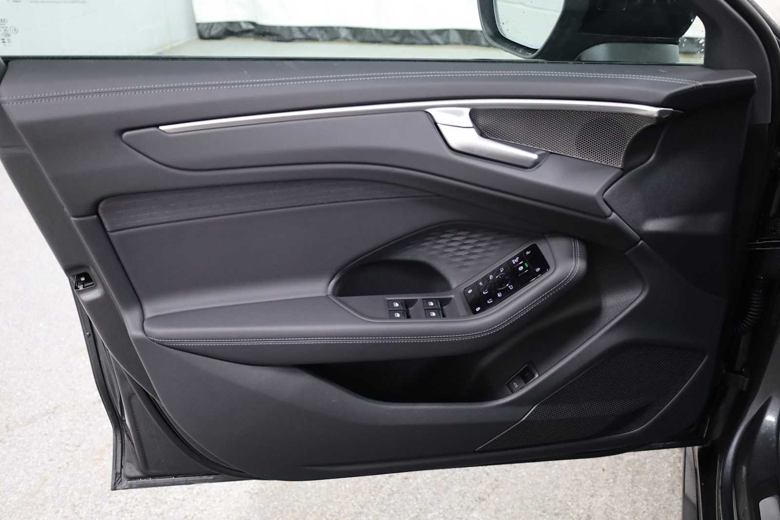 Thumbnail: 2026 Audi A6 - 16