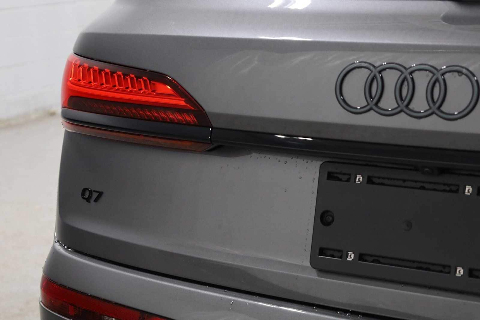 Thumbnail: 2026 Audi Q7 - 8