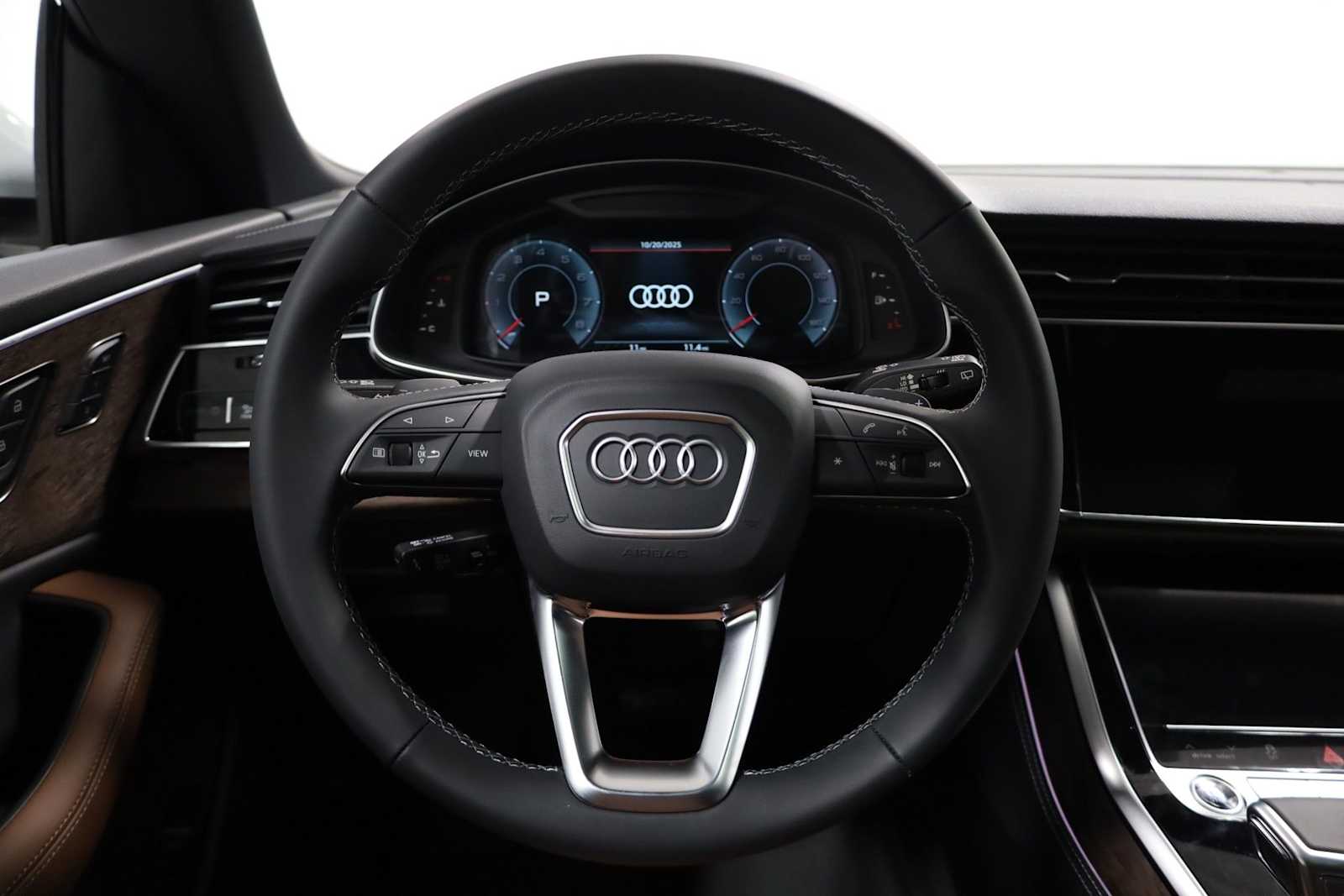 Thumbnail: 2026 Audi Q8 - 23