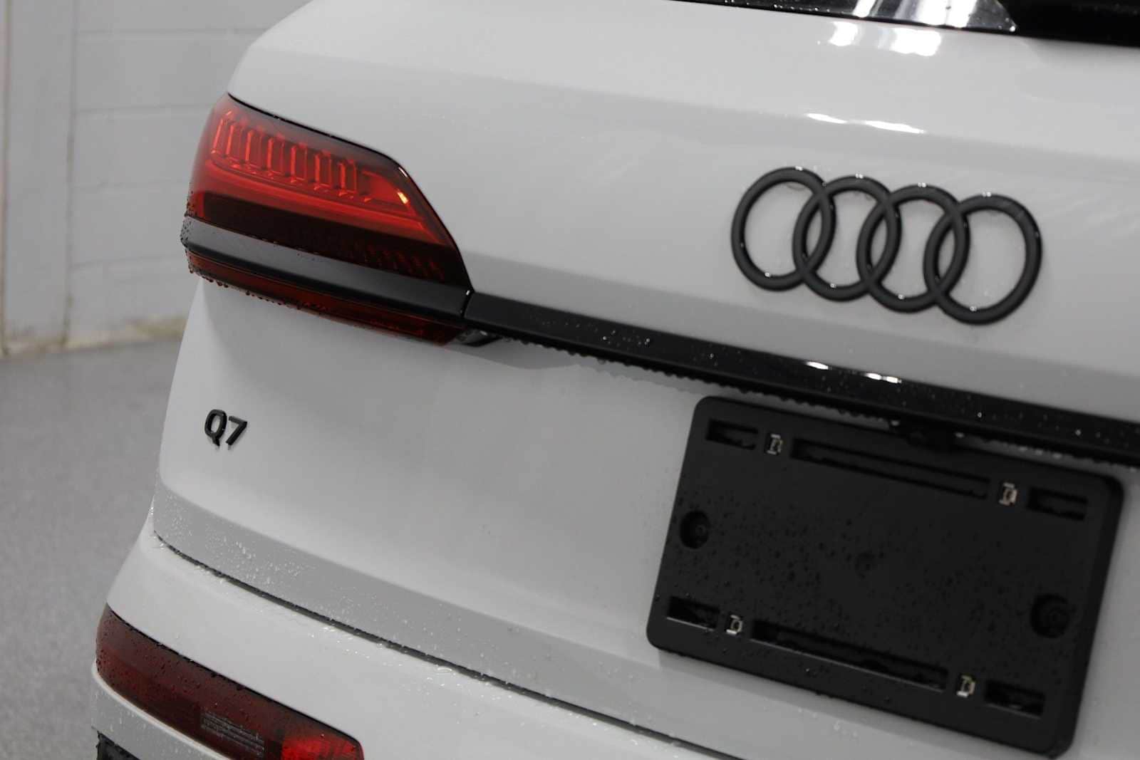 Thumbnail: 2026 Audi Q7 - 8