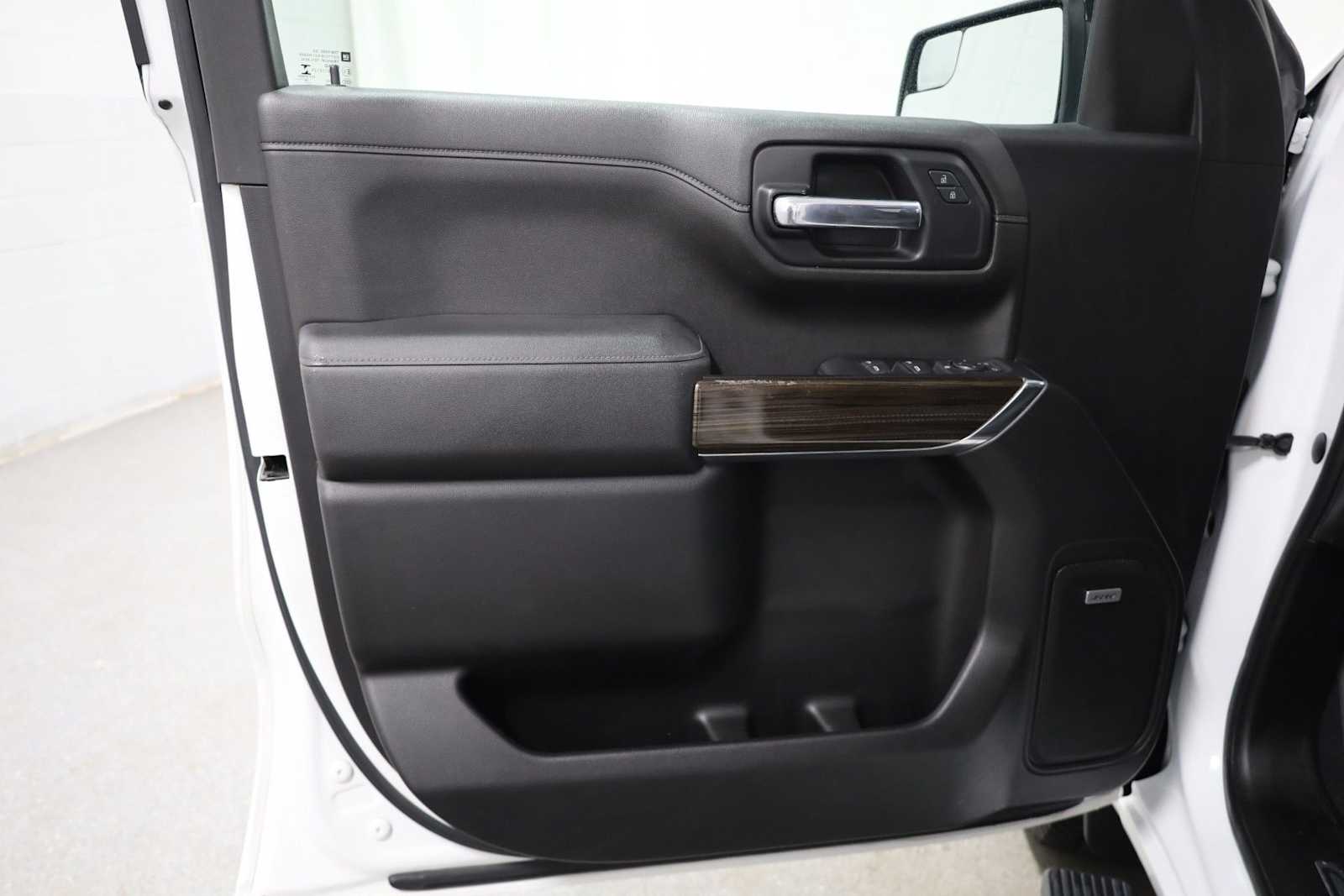 Thumbnail: 2019 Chevrolet Silverado 1500 - 16