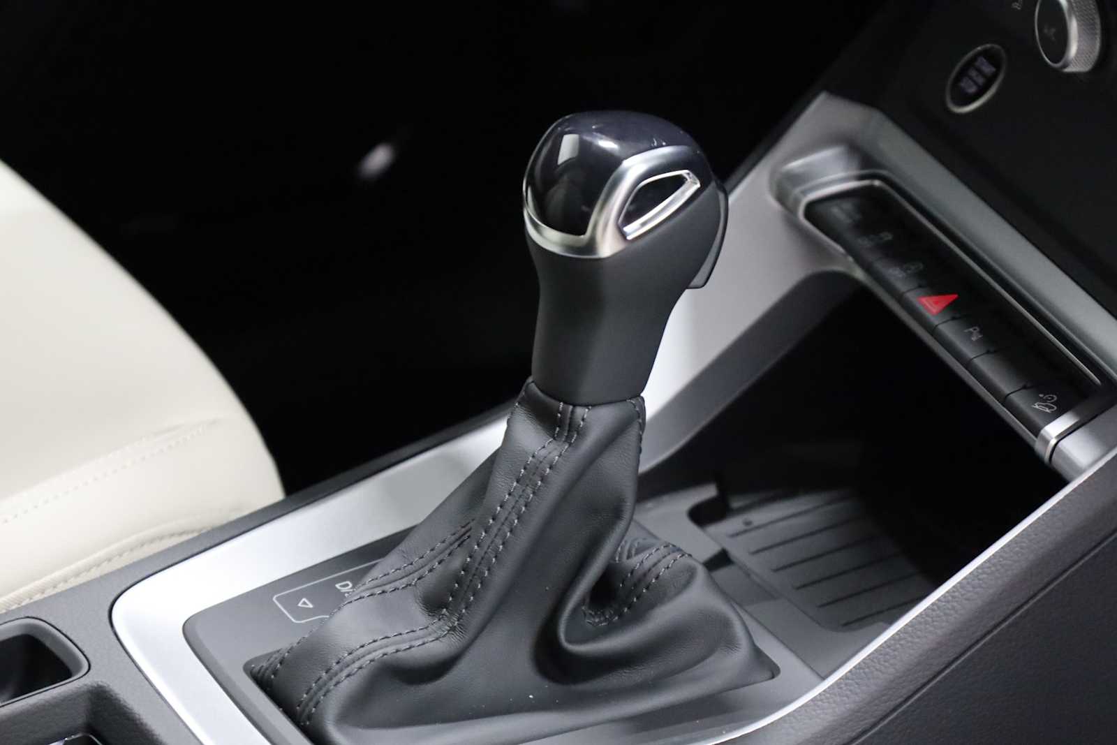 Thumbnail: 2025 Audi Q3 - 20