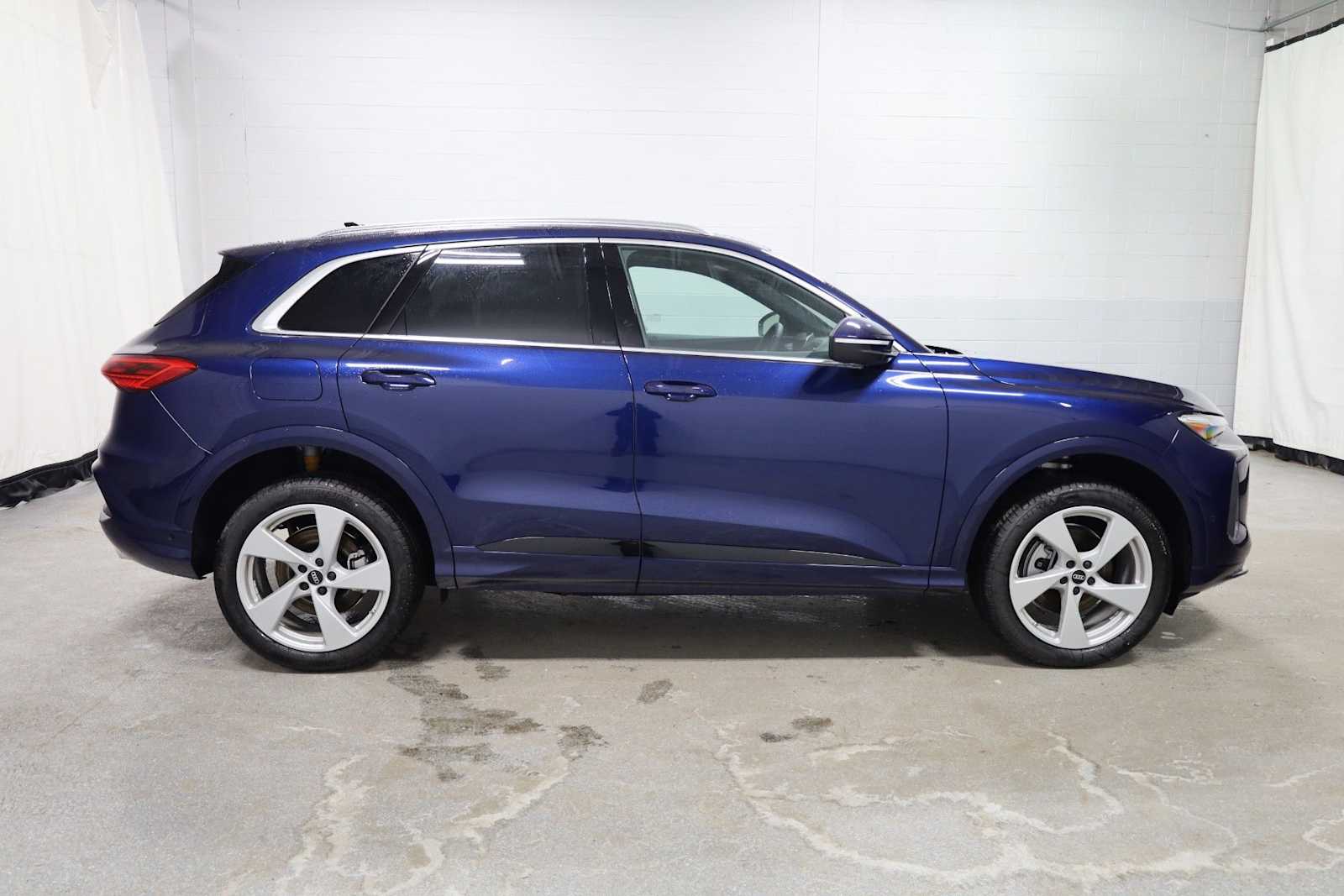 Thumbnail: 2025 Audi Q5 - 10