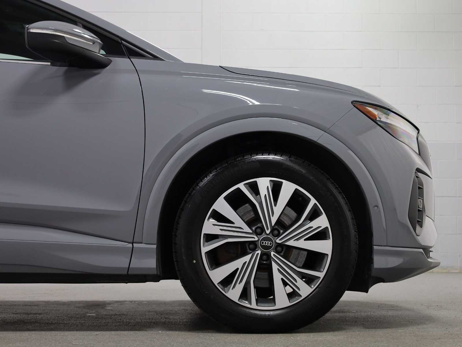 Thumbnail: 2023 Audi Q4 e-tron - 11