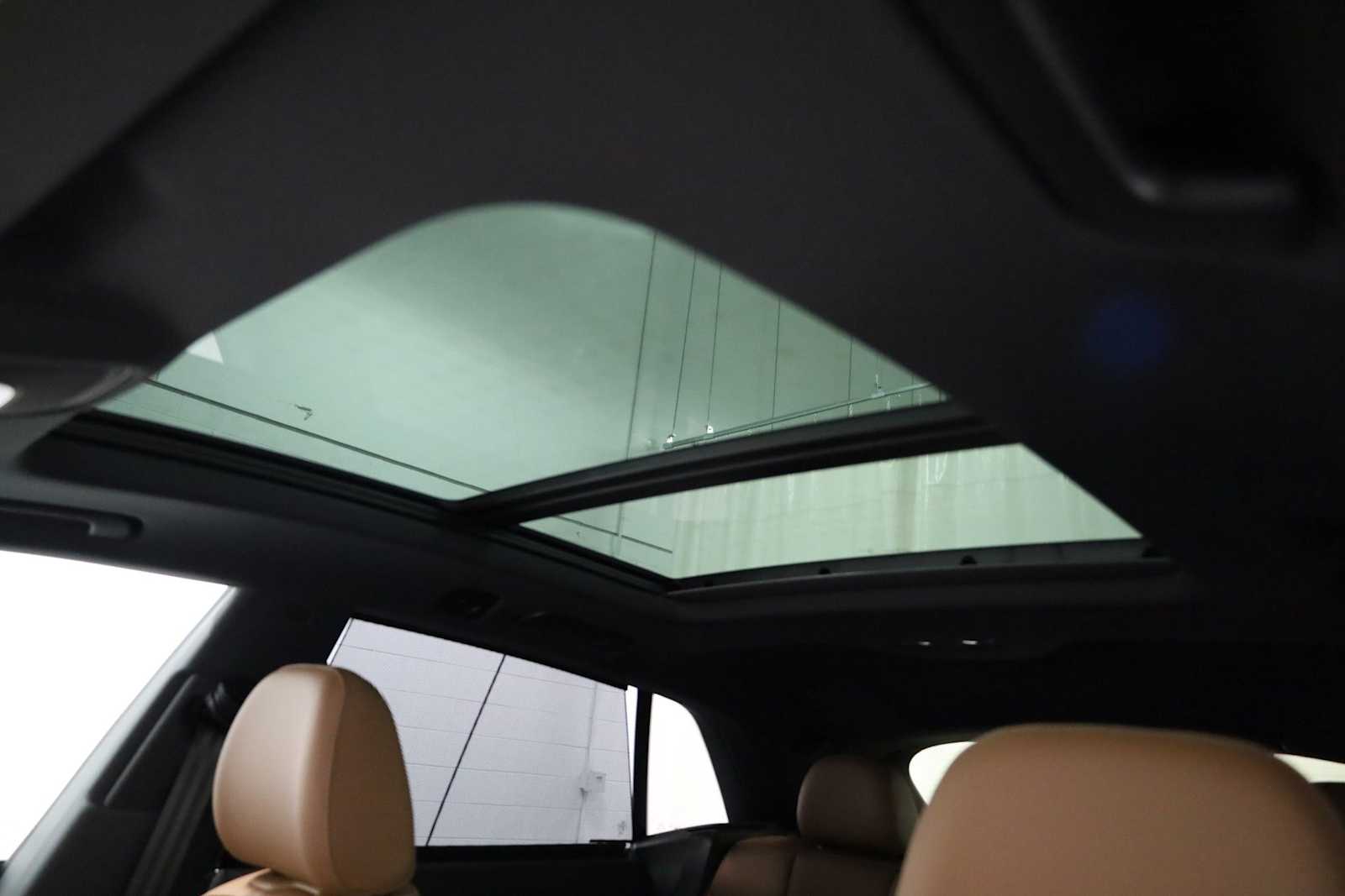 Thumbnail: 2026 Audi Q8 - 18