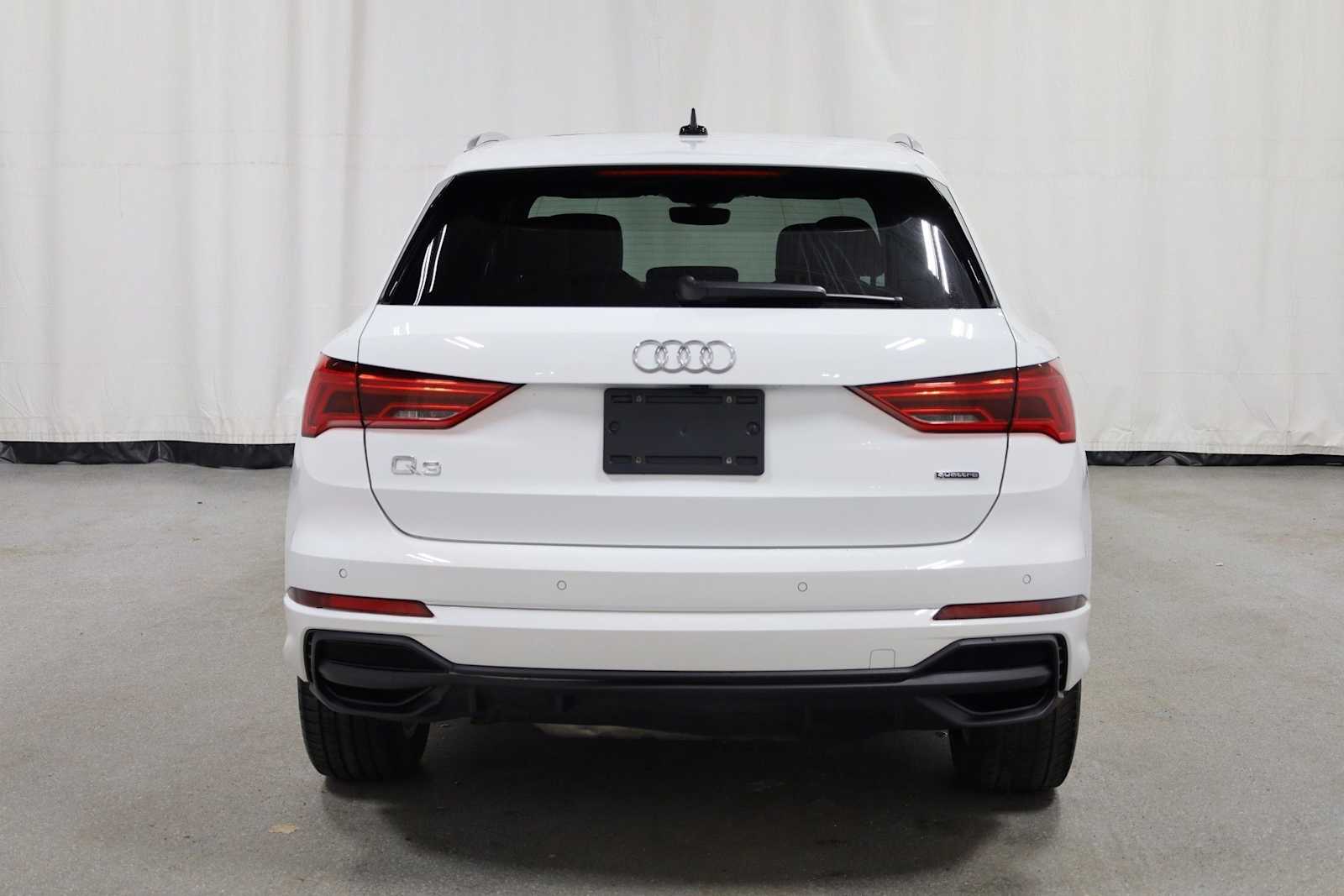 Thumbnail: 2023 Audi Q3 - 7