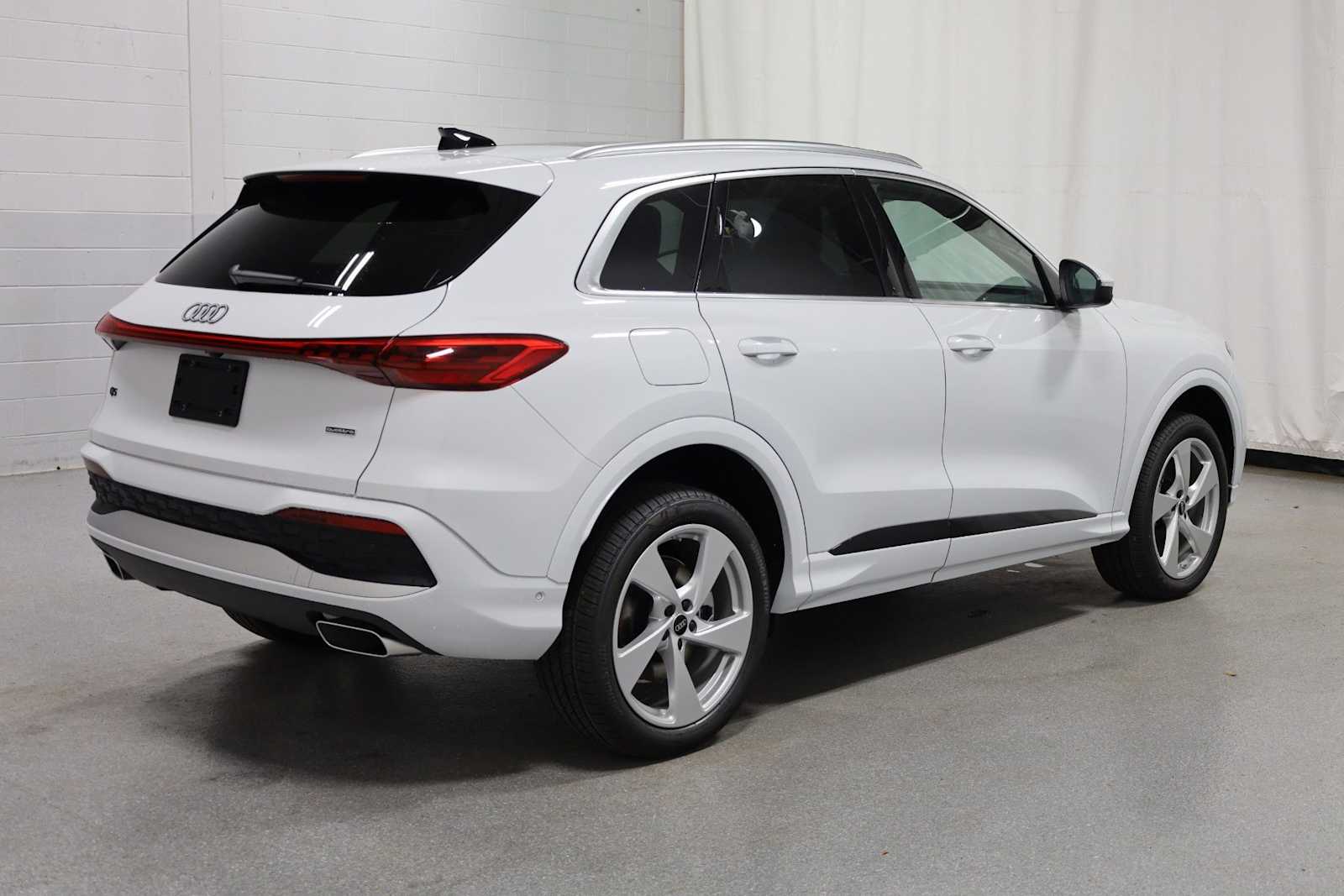 Thumbnail: 2025 Audi Q5 - 9