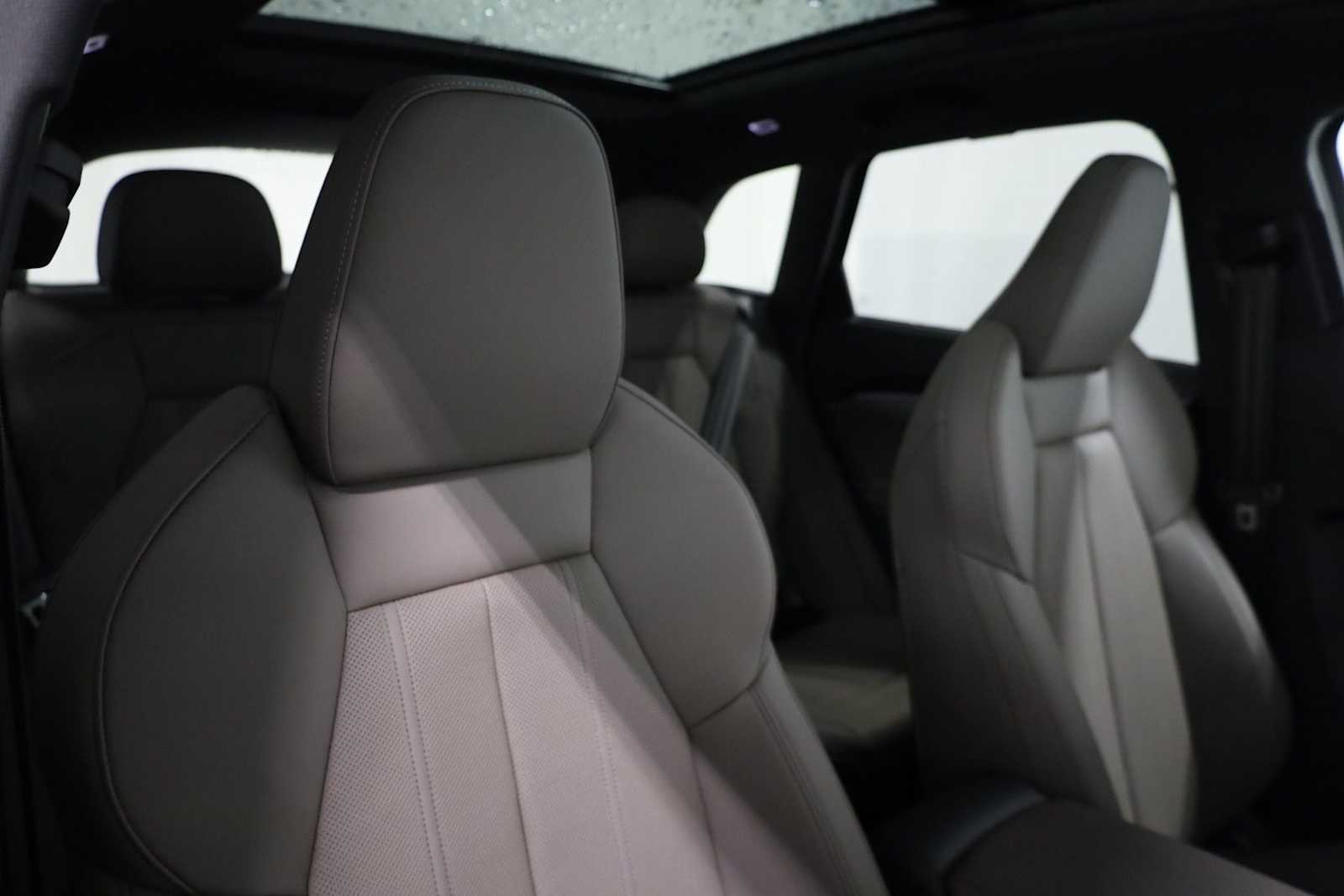 Thumbnail: 2025 Audi Q5 - 21