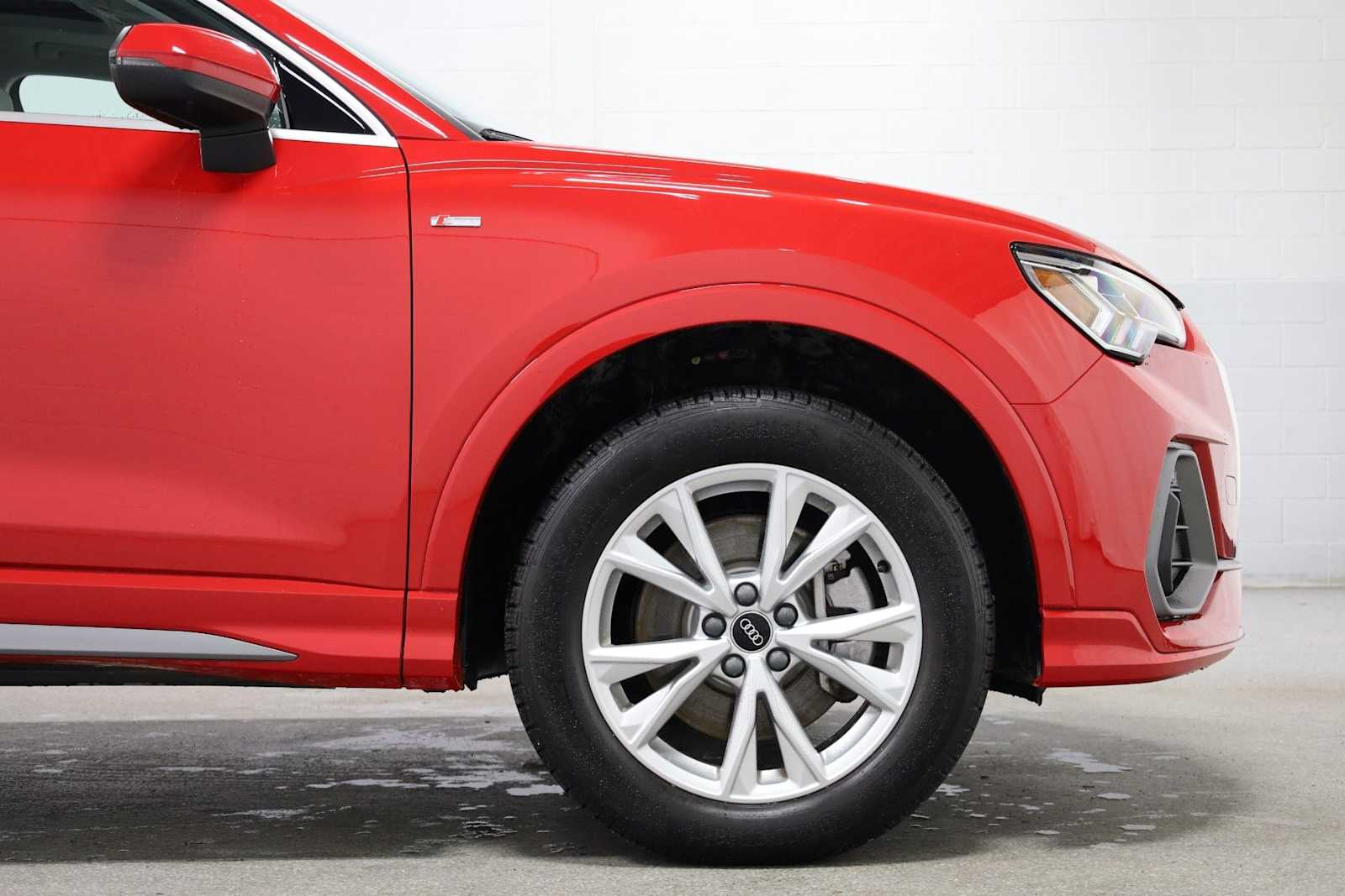 Thumbnail: 2025 Audi Q3 - 11
