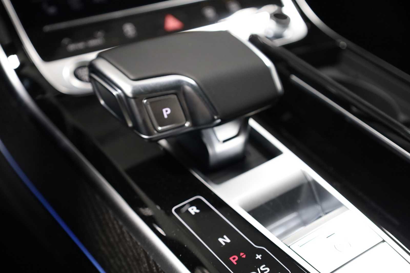 Thumbnail: 2025 Audi A8 - 28