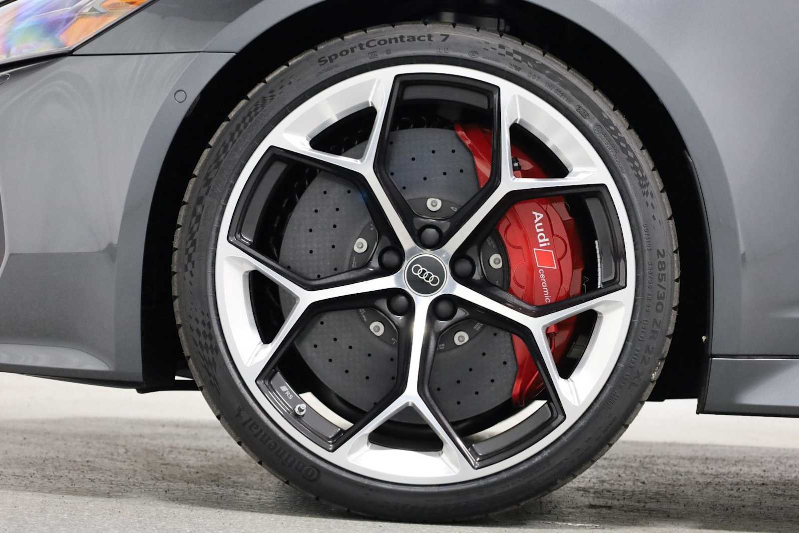 Thumbnail: 2026 Audi RS 6 - 38