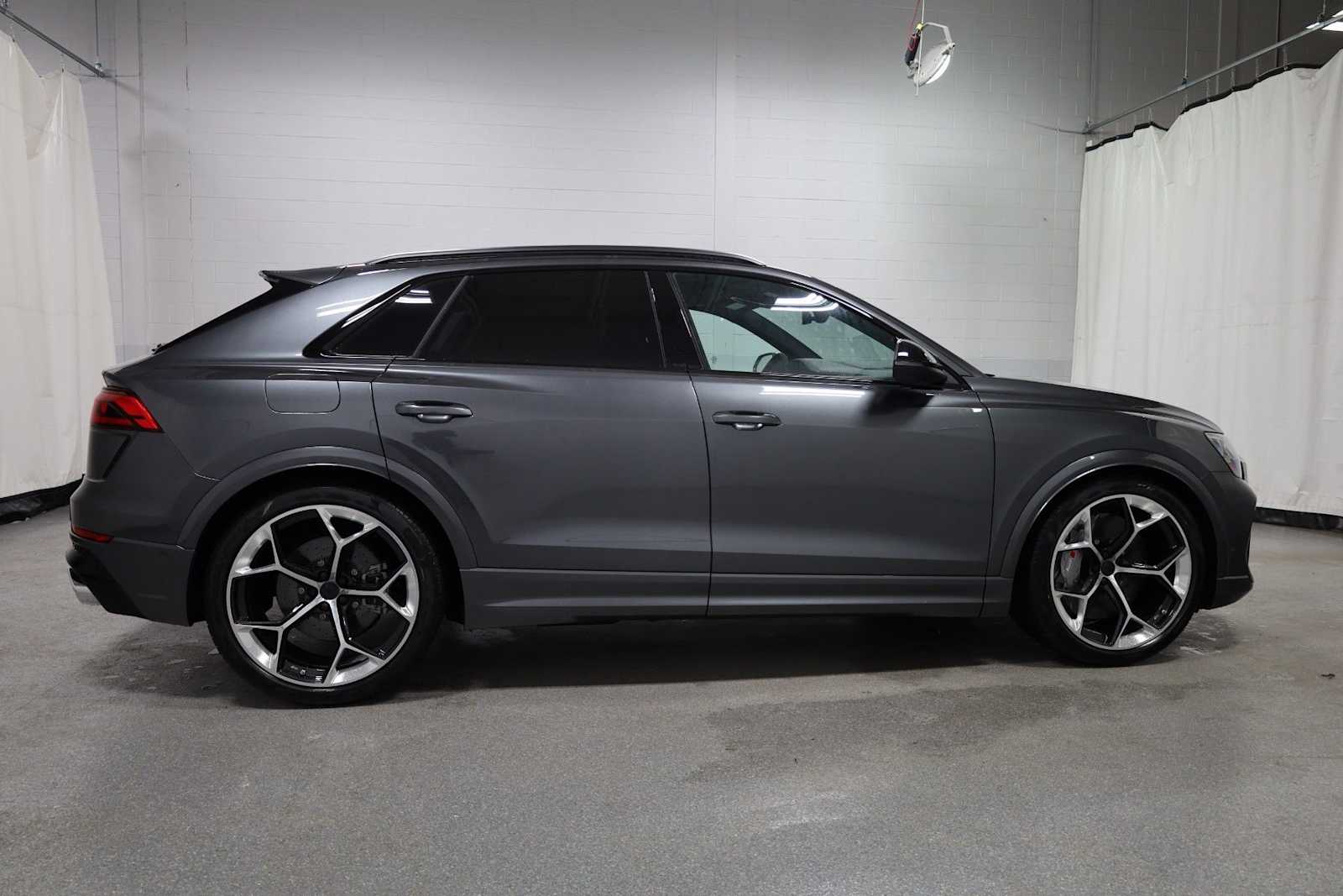 Thumbnail: 2026 Audi RS Q8 - 10