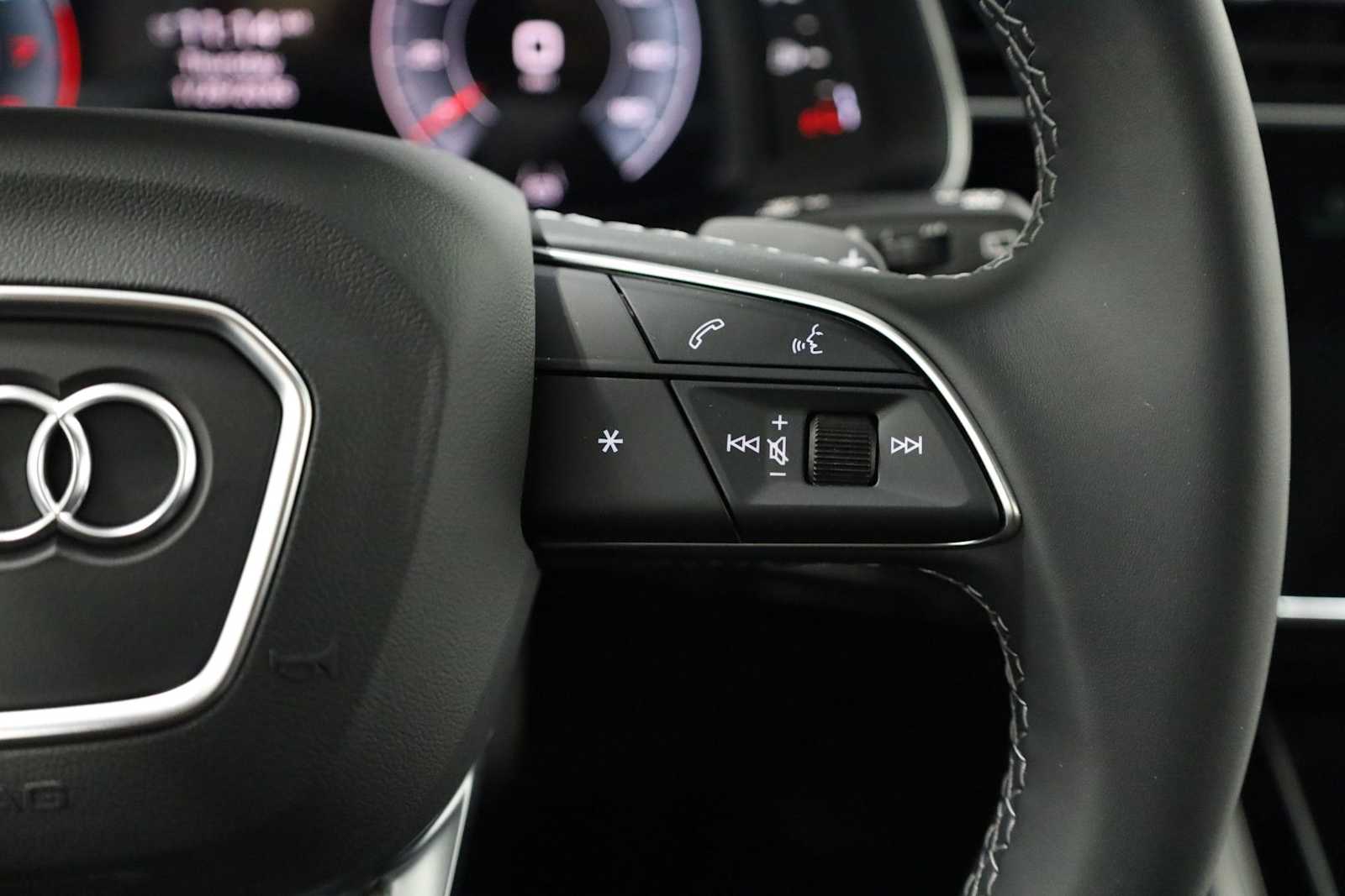 Thumbnail: 2026 Audi Q7 - 26