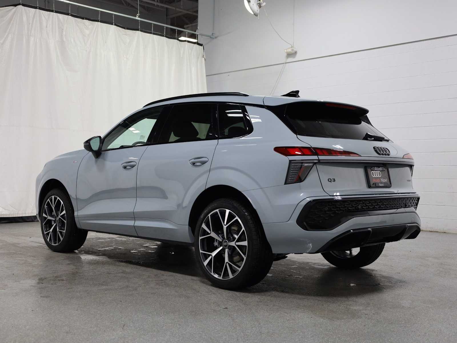 Thumbnail: 2026 Audi Q3 - 3