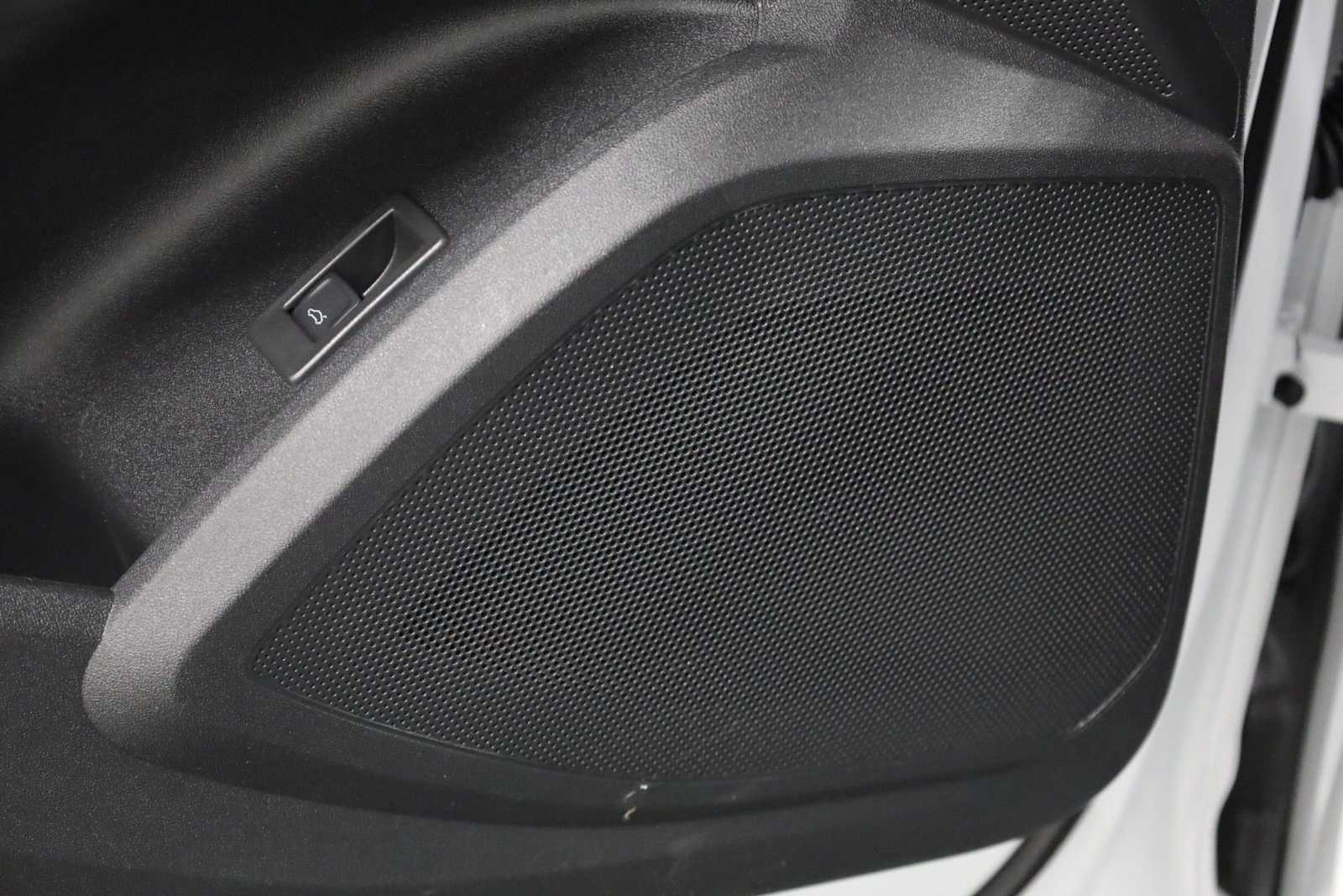 Thumbnail: 2025 Audi Q5 - 17