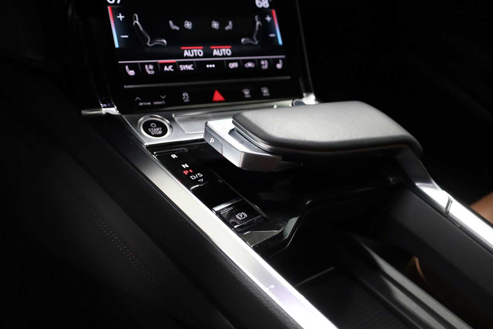 Thumbnail: 2023 Audi e-tron - 27