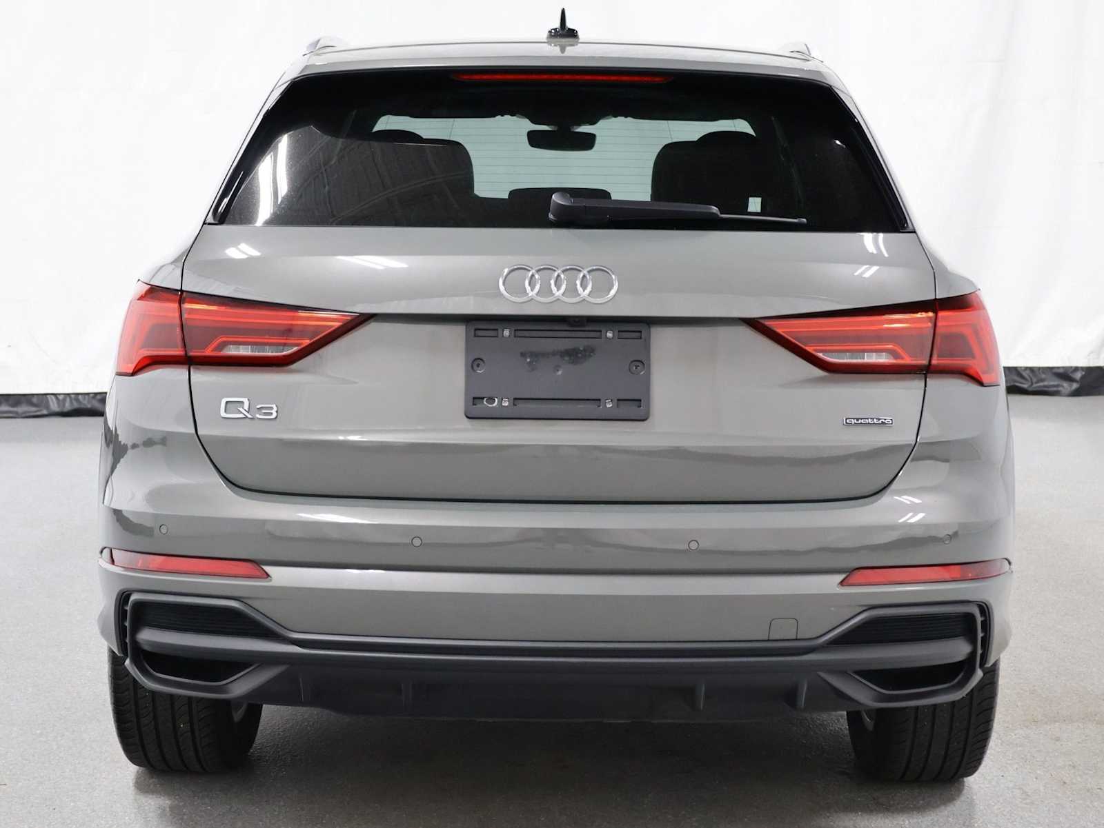 Thumbnail: 2023 Audi Q3 - 7