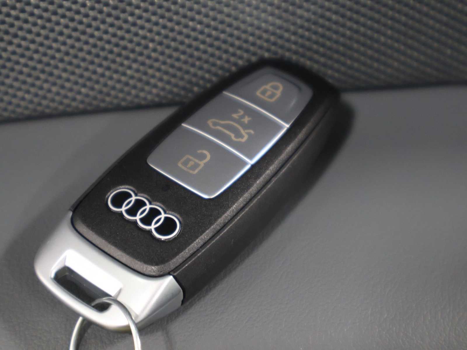 Thumbnail: 2026 Audi Q3 - 39