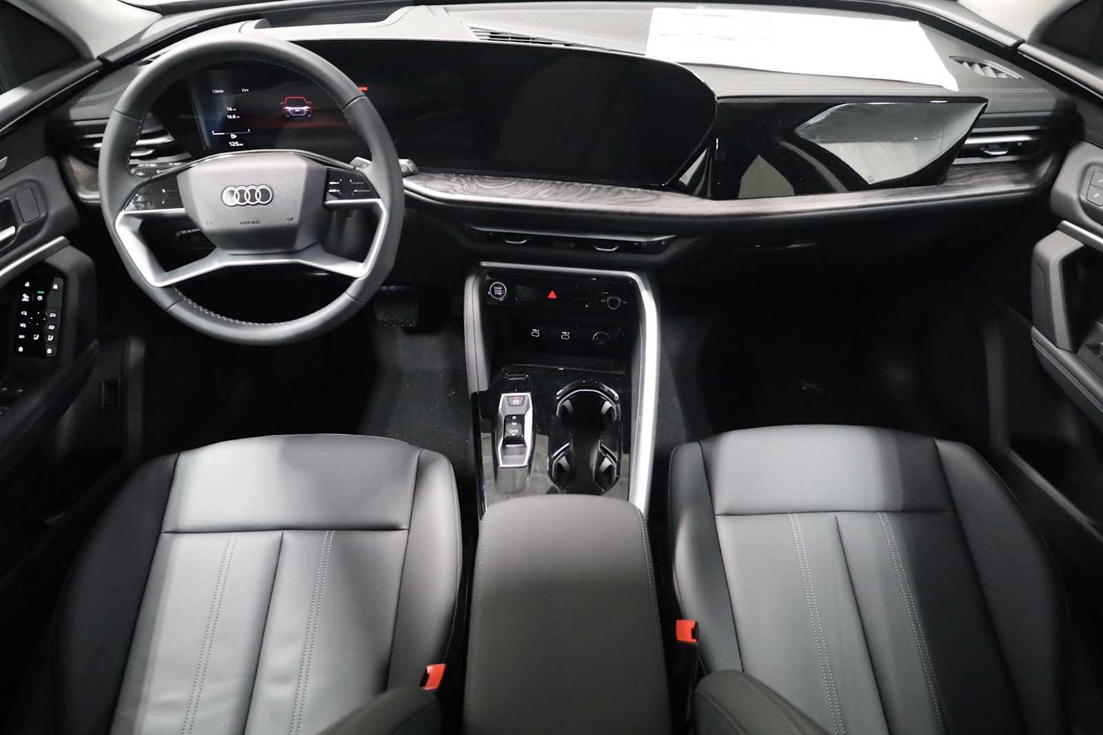 Thumbnail: 2025 Audi Q5 - 24