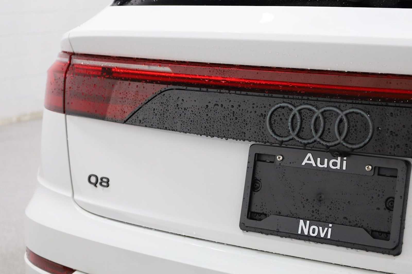 Thumbnail: 2026 Audi Q8 - 8