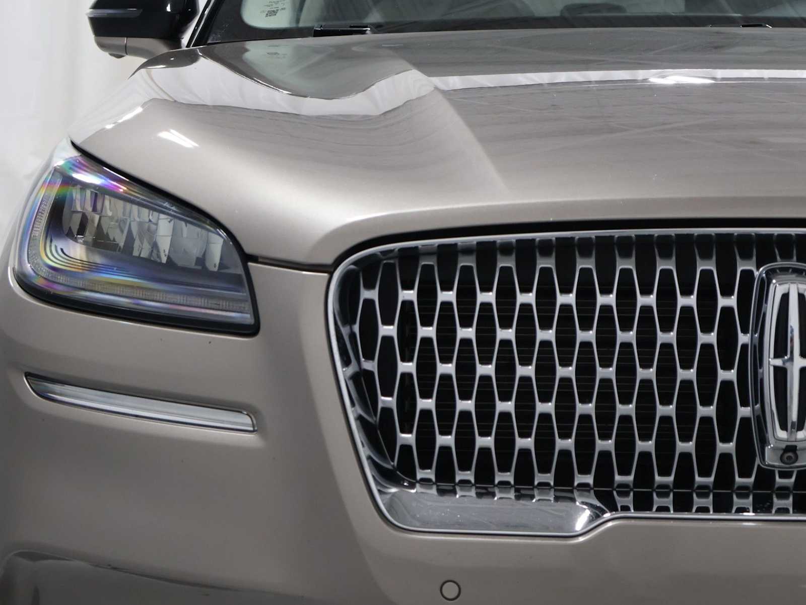 Thumbnail: 2021 Lincoln Corsair - 15